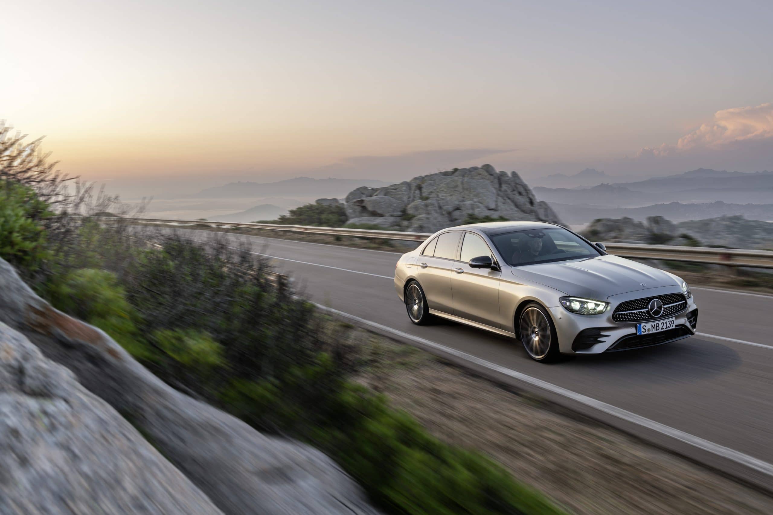 MERCEDES BENZ E-Class Sedan E 220 d