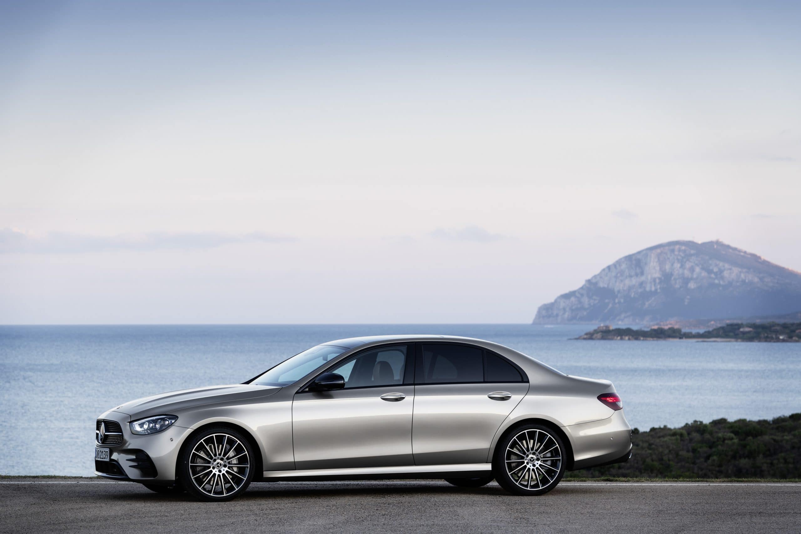 MERCEDES BENZ E-Class Sedan E 220 d