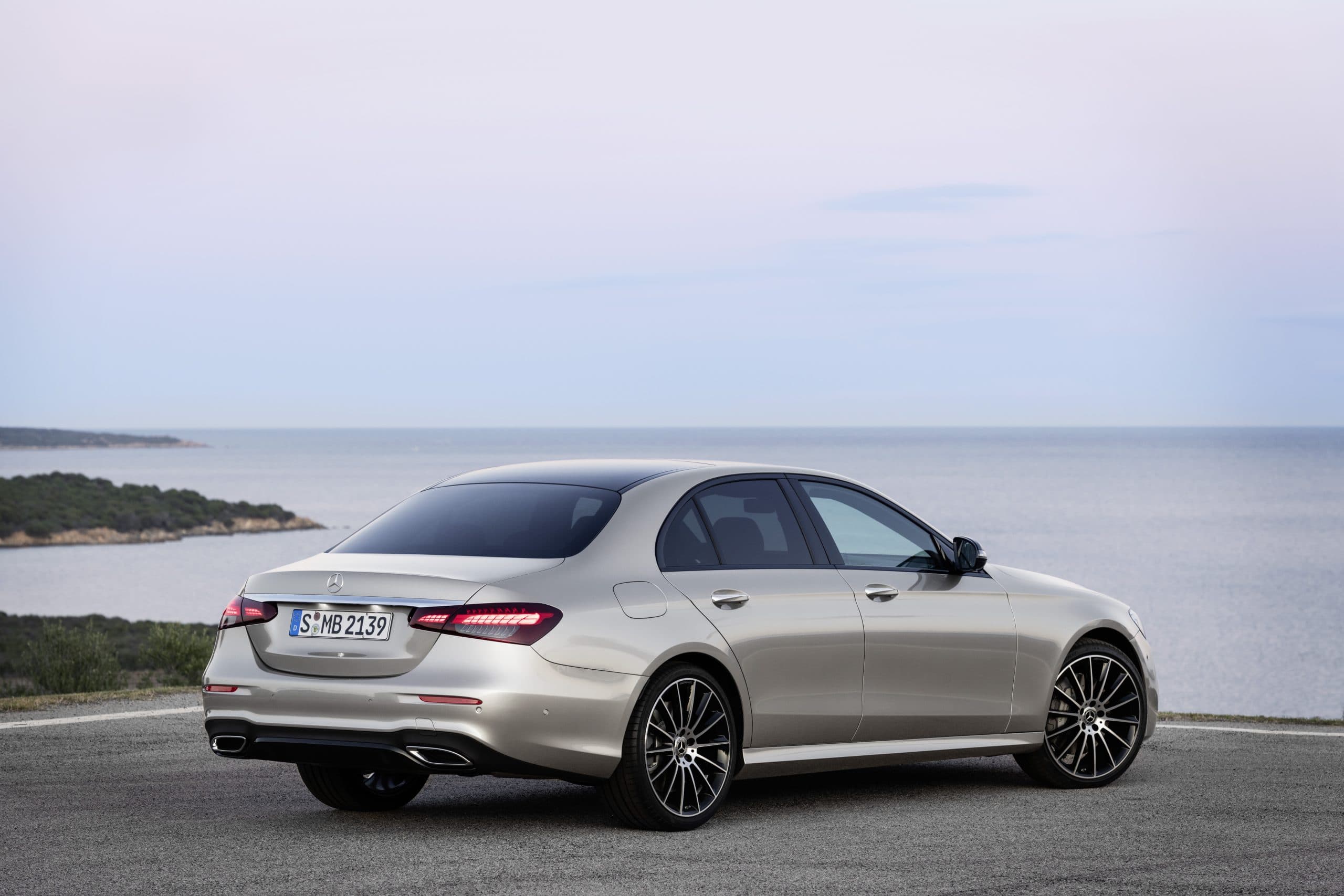 MERCEDES BENZ E-Class Sedan E 220 d