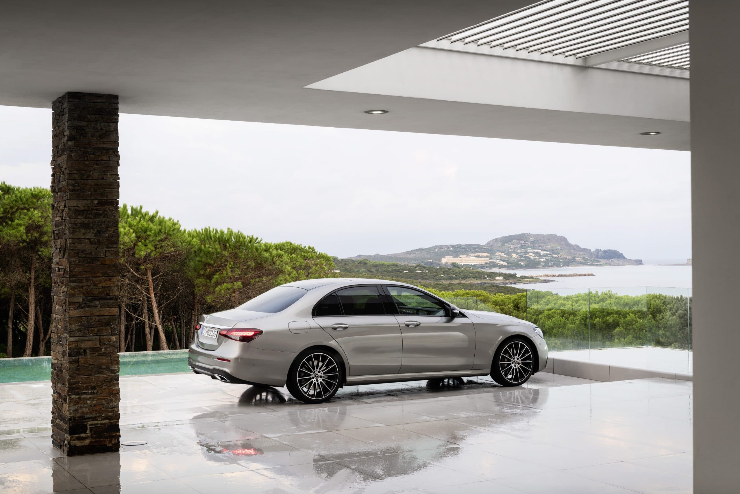 MERCEDES BENZ E-Class Sedan E 220 d