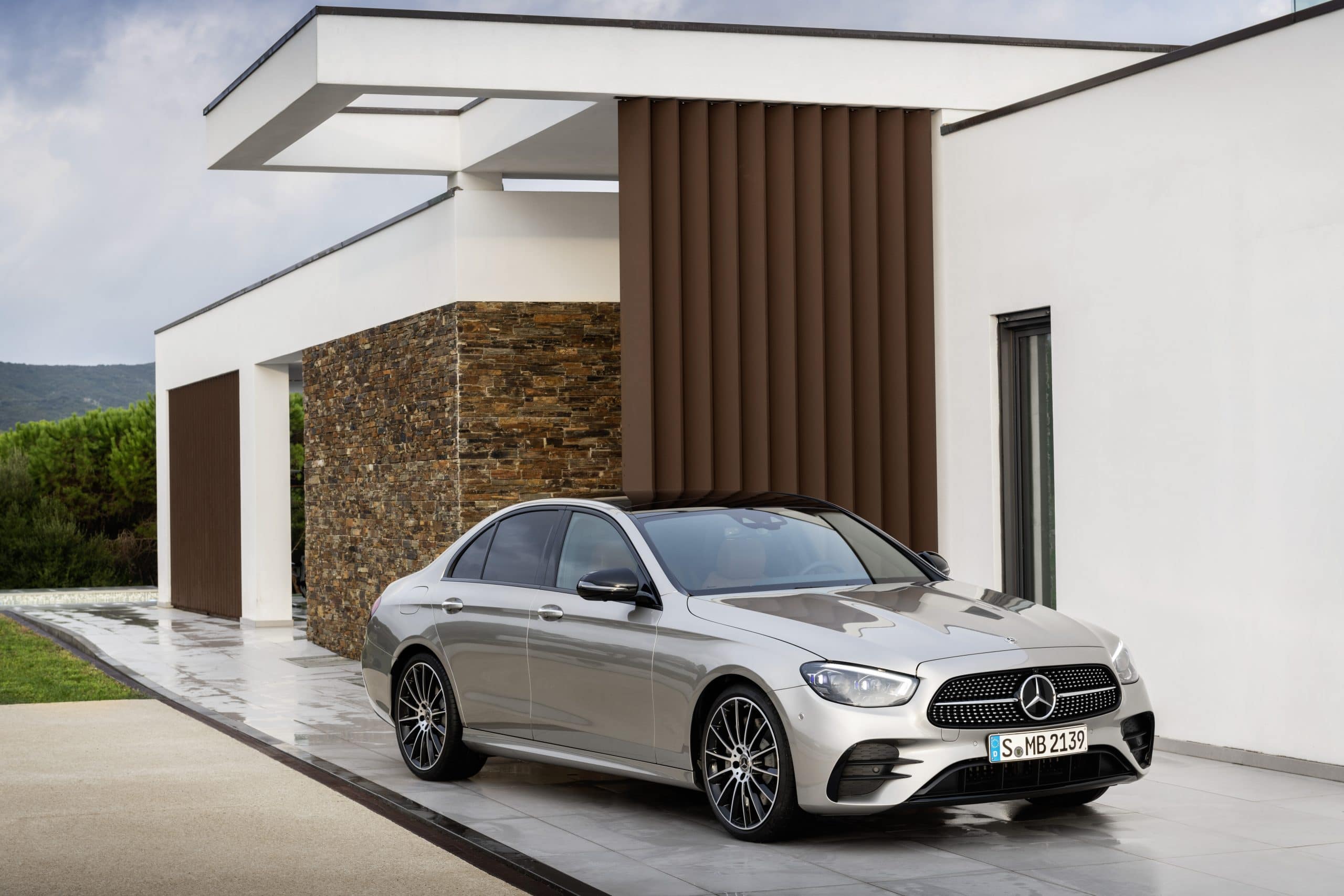 MERCEDES BENZ E-Class Sedan E 220 d