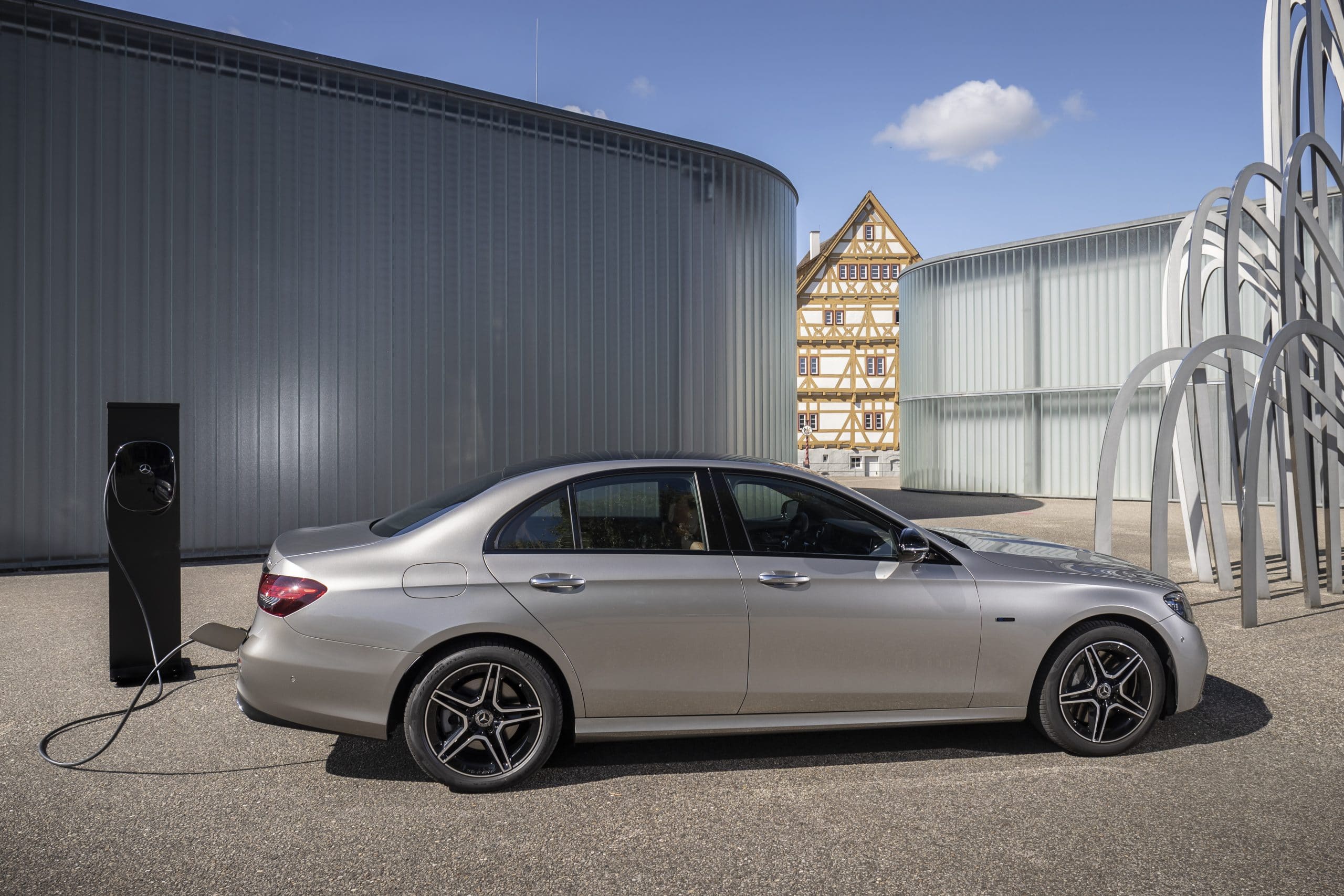 MERCEDES BENZ E-Class Sedan E 220 d