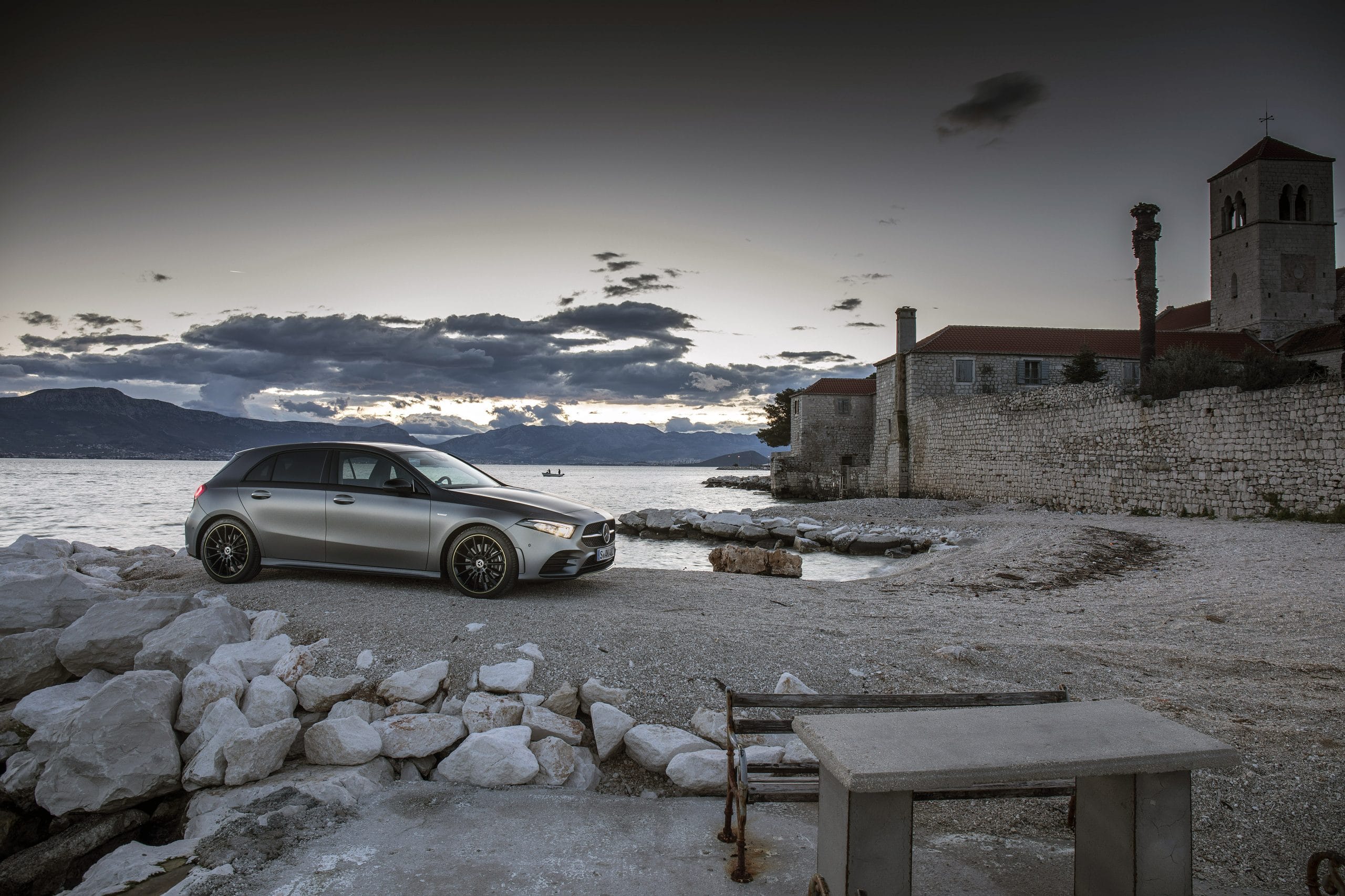 MERCEDES BENZ A-Class A200