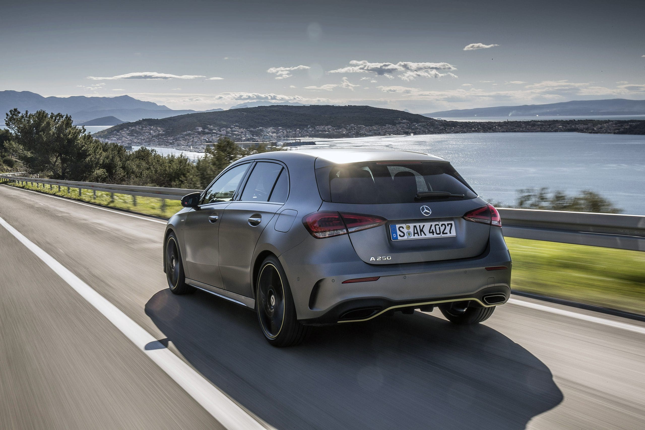 MERCEDES BENZ A-Class A200