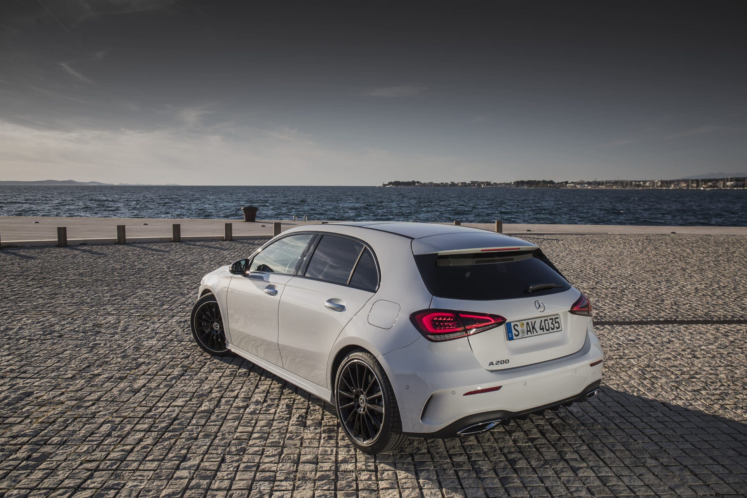 MERCEDES BENZ A-Class A200