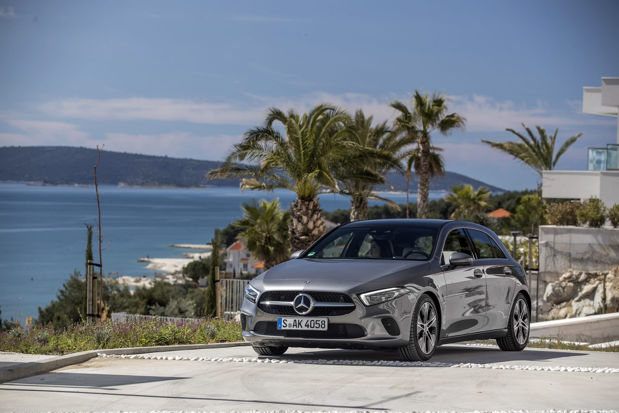 MERCEDES BENZ A-Class A200