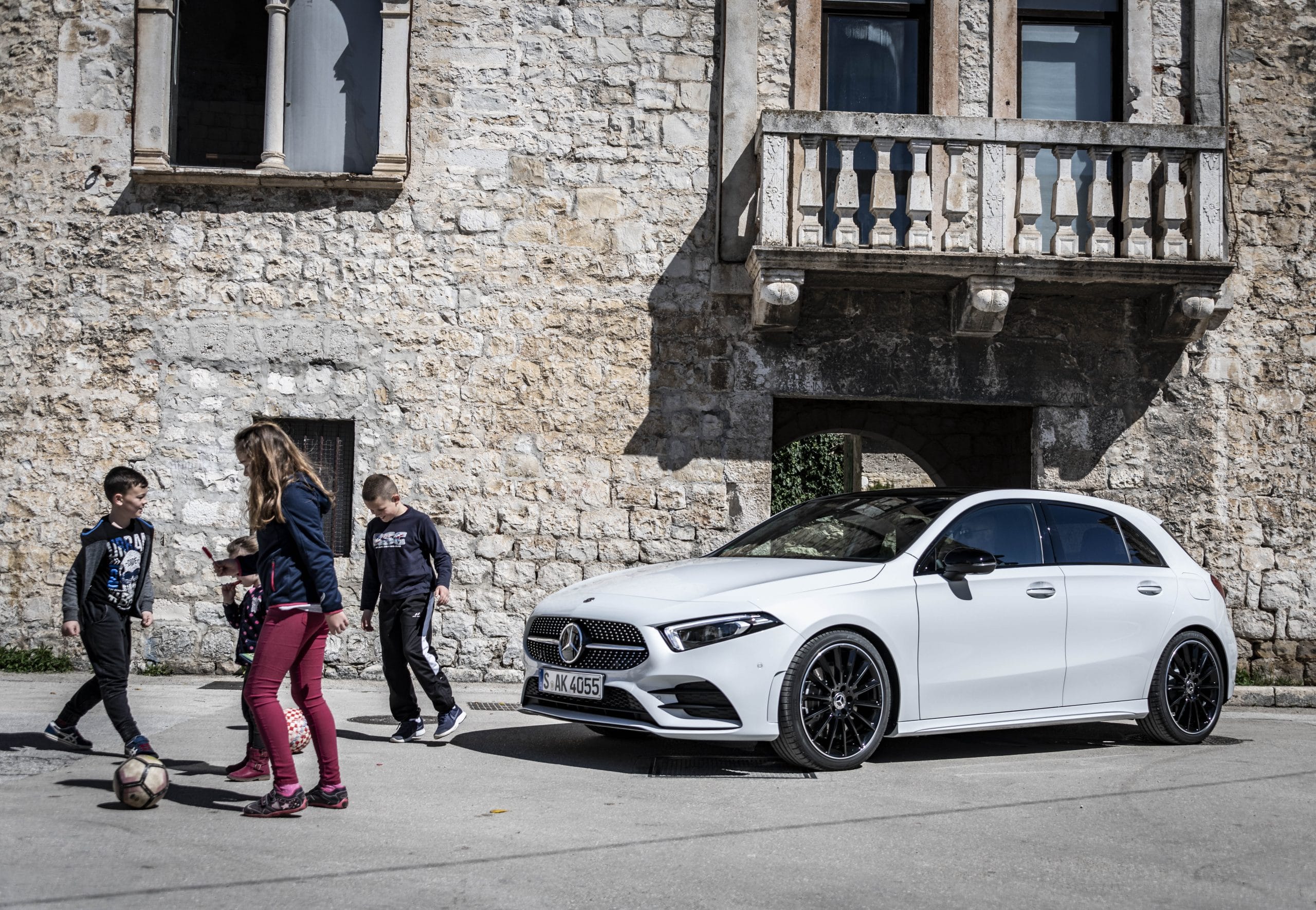 MERCEDES BENZ A-Class A200