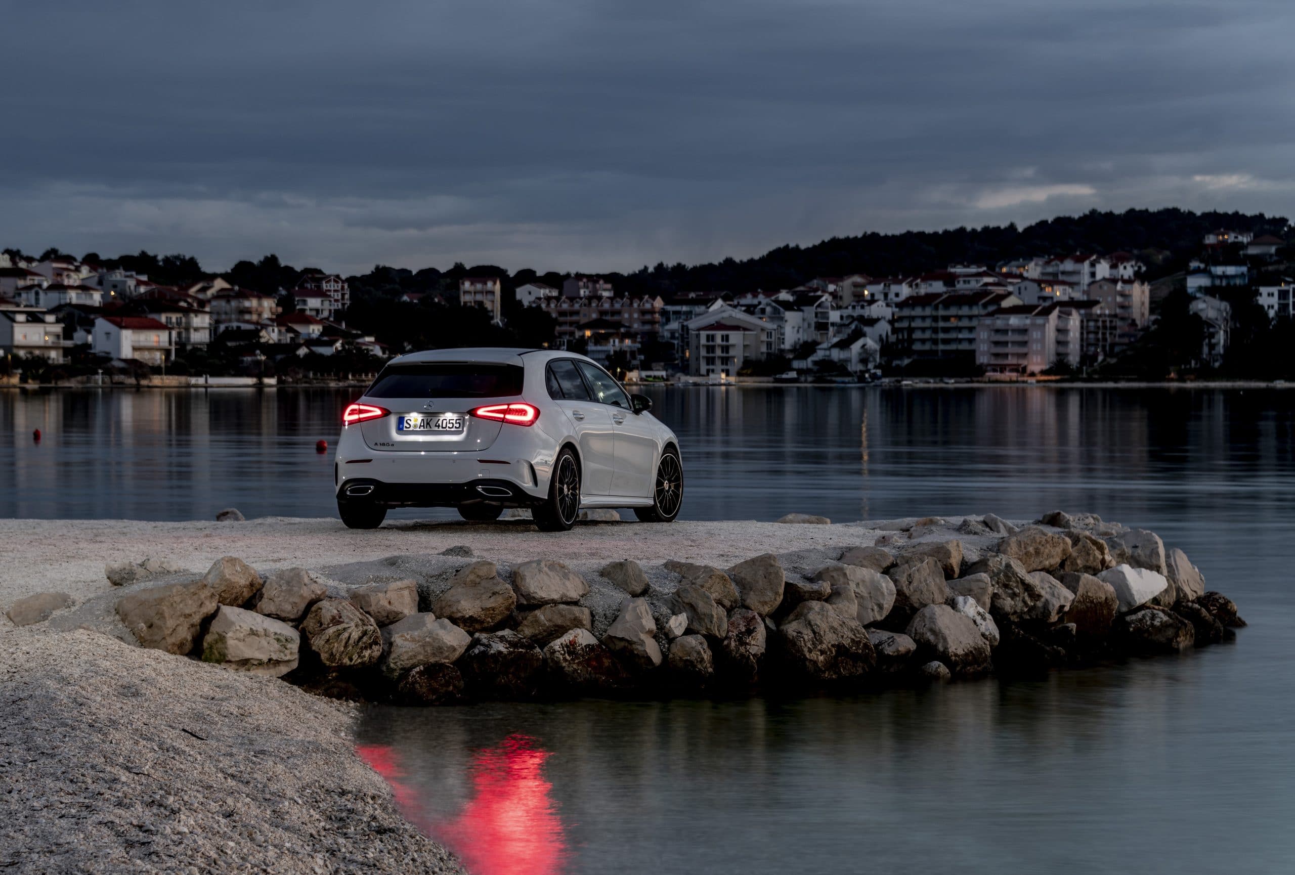 MERCEDES BENZ A-Class A200