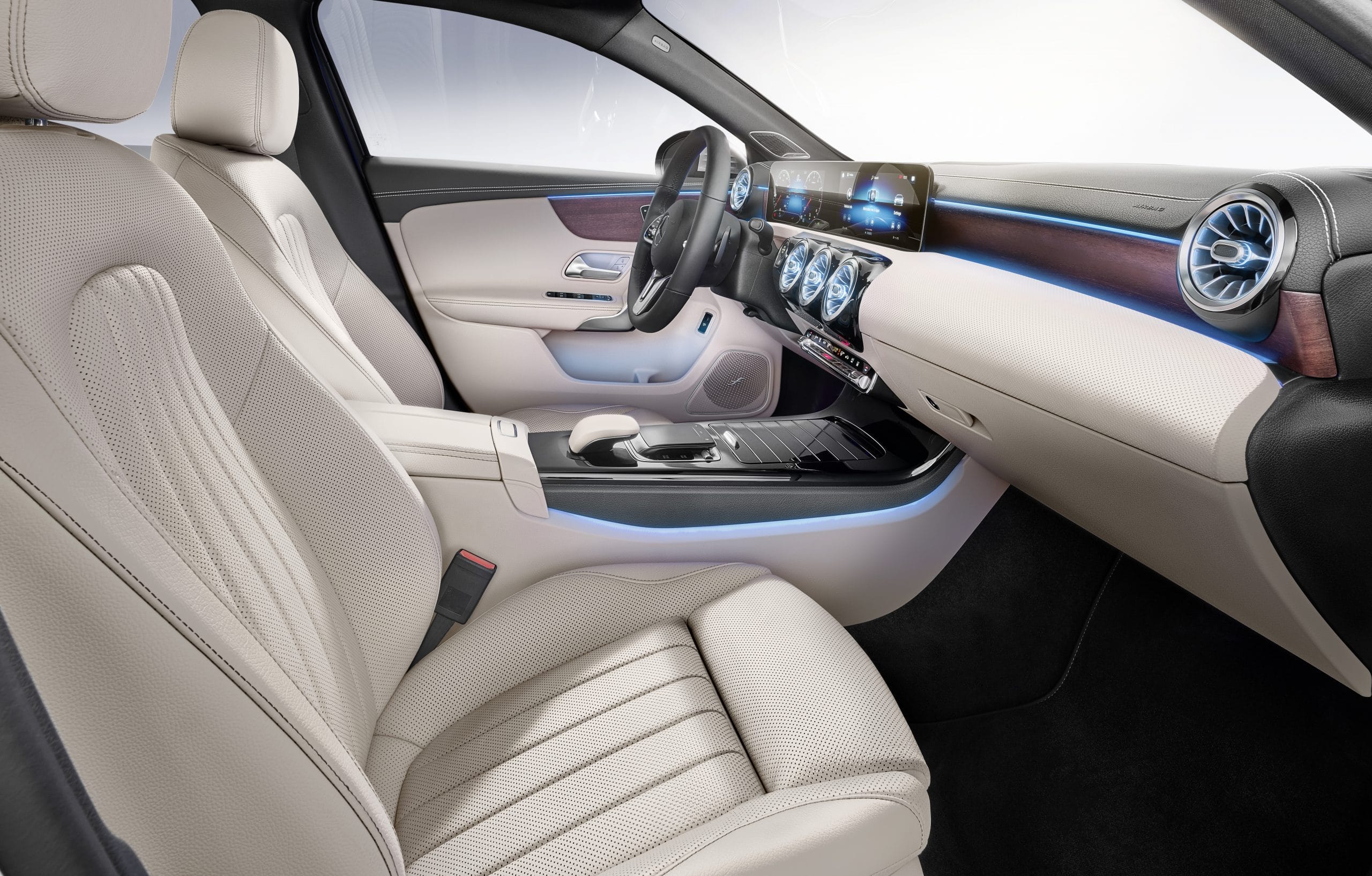 MERCEDES BENZ A-Class A200