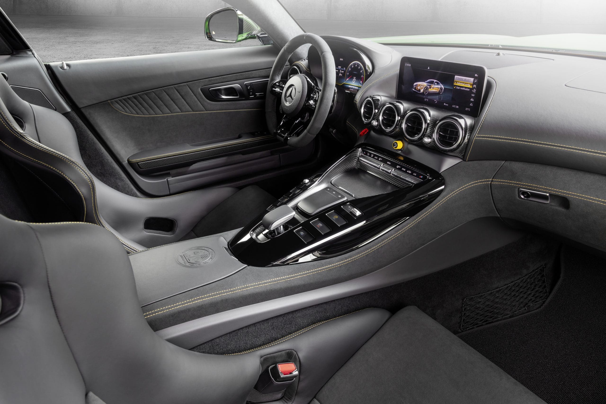 MERCEDES BENZ AMG GT C