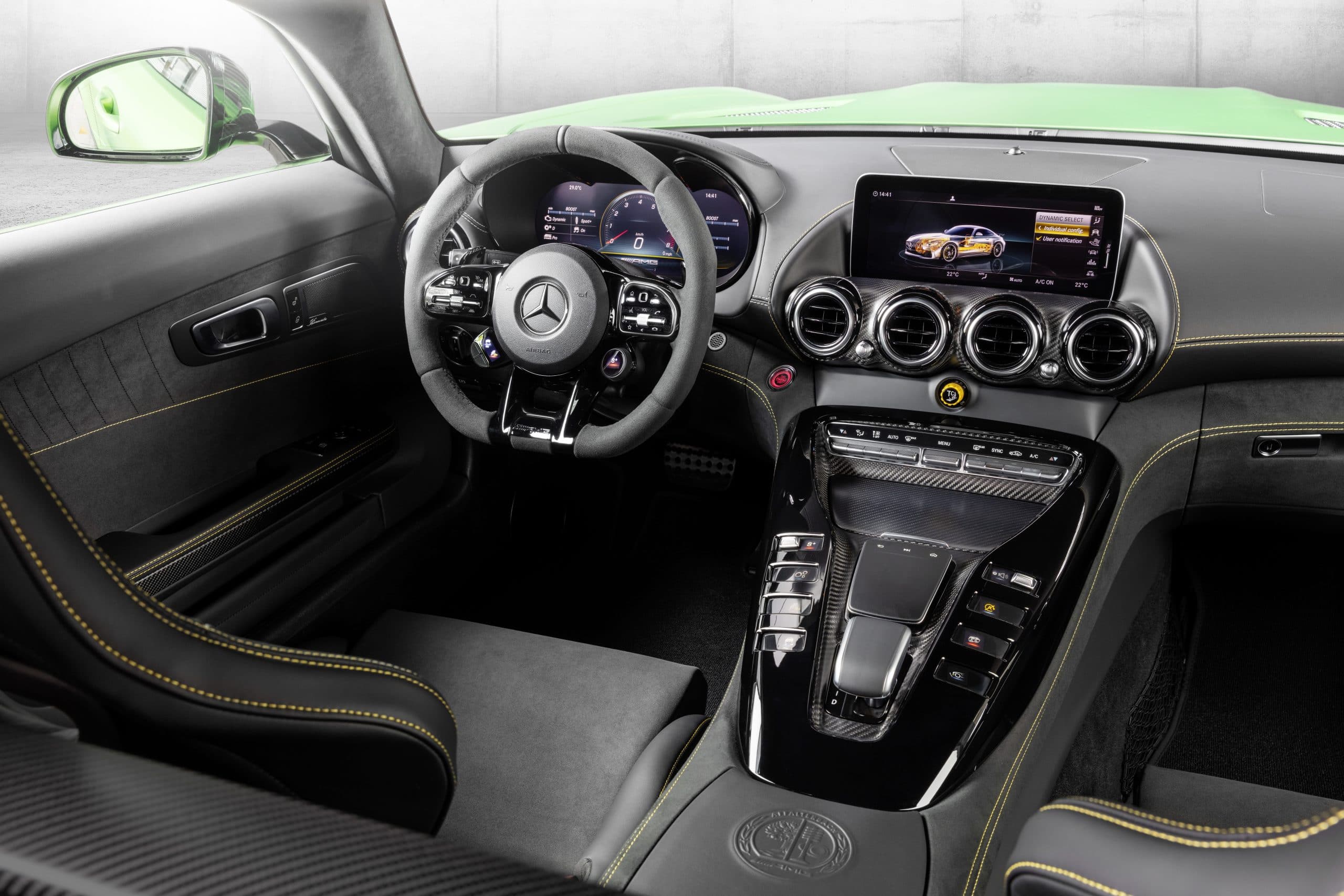 MERCEDES BENZ AMG GT C