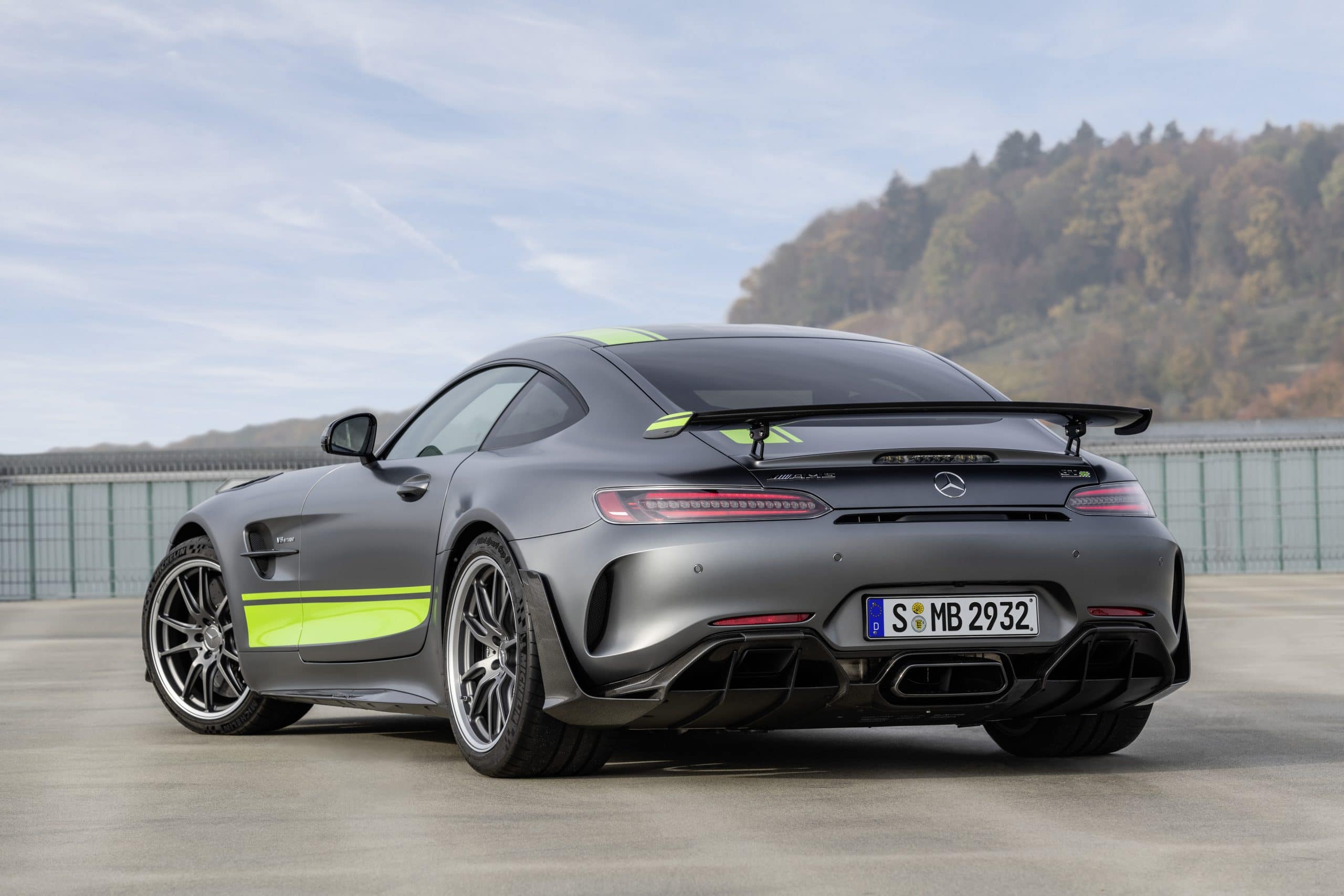 MERCEDES BENZ AMG GT C