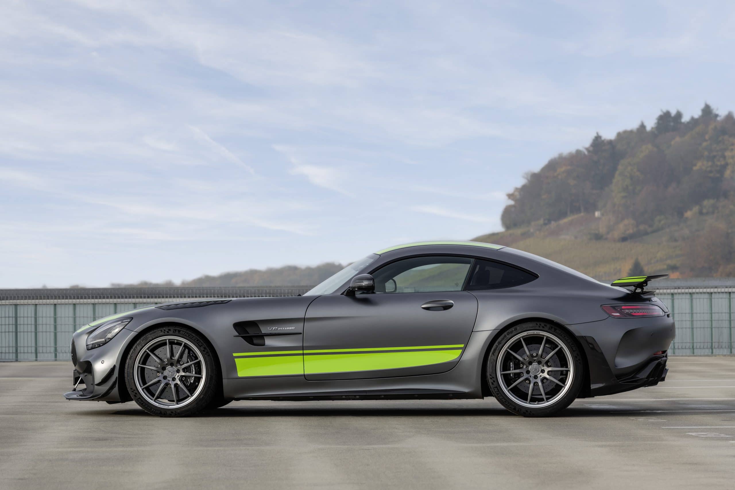 MERCEDES BENZ AMG GT C
