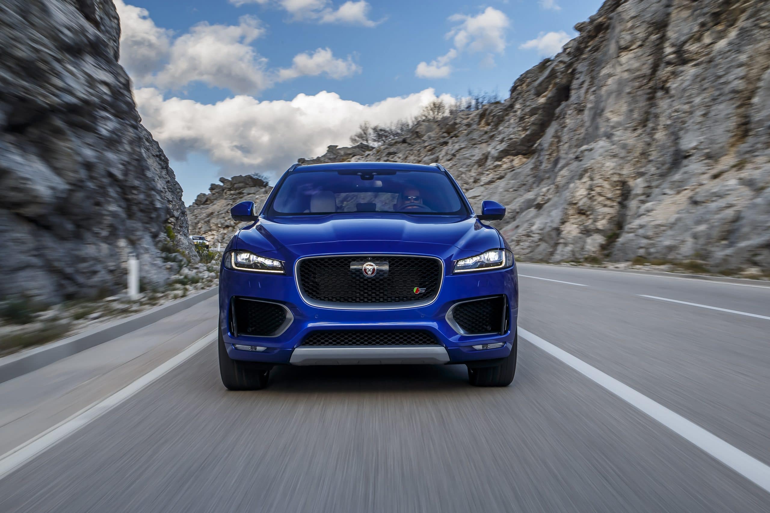 JAGUAR F-Pace 2.0L I4 T/C AWD Auto Portfolio 300PS