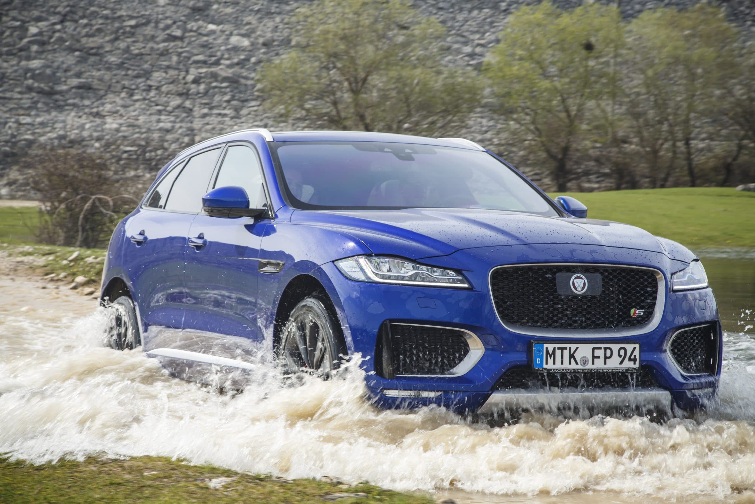JAGUAR F-Pace 2.0L I4 T/C AWD Auto Portfolio 300PS