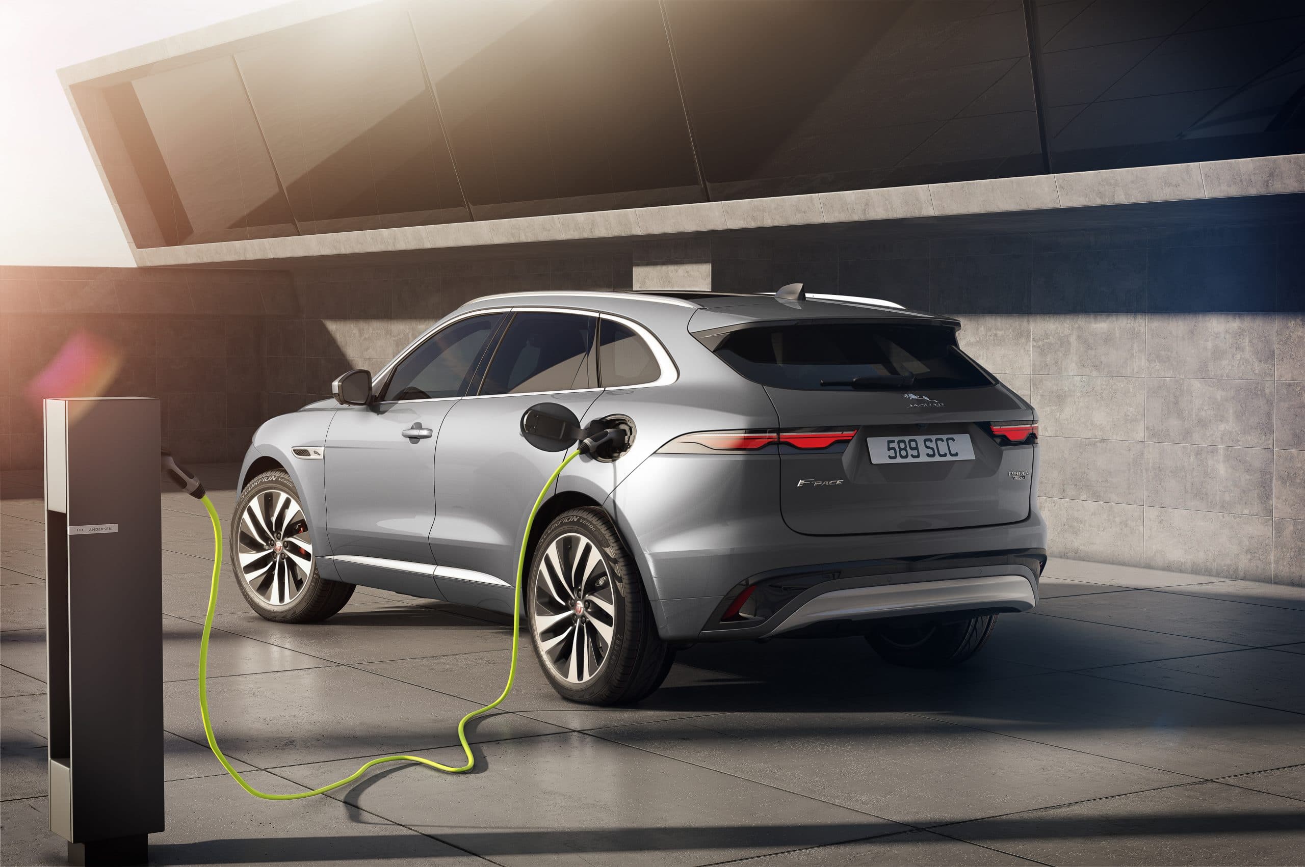 JAGUAR F-Pace 2.0L I4 T/C AWD Auto Portfolio 300PS