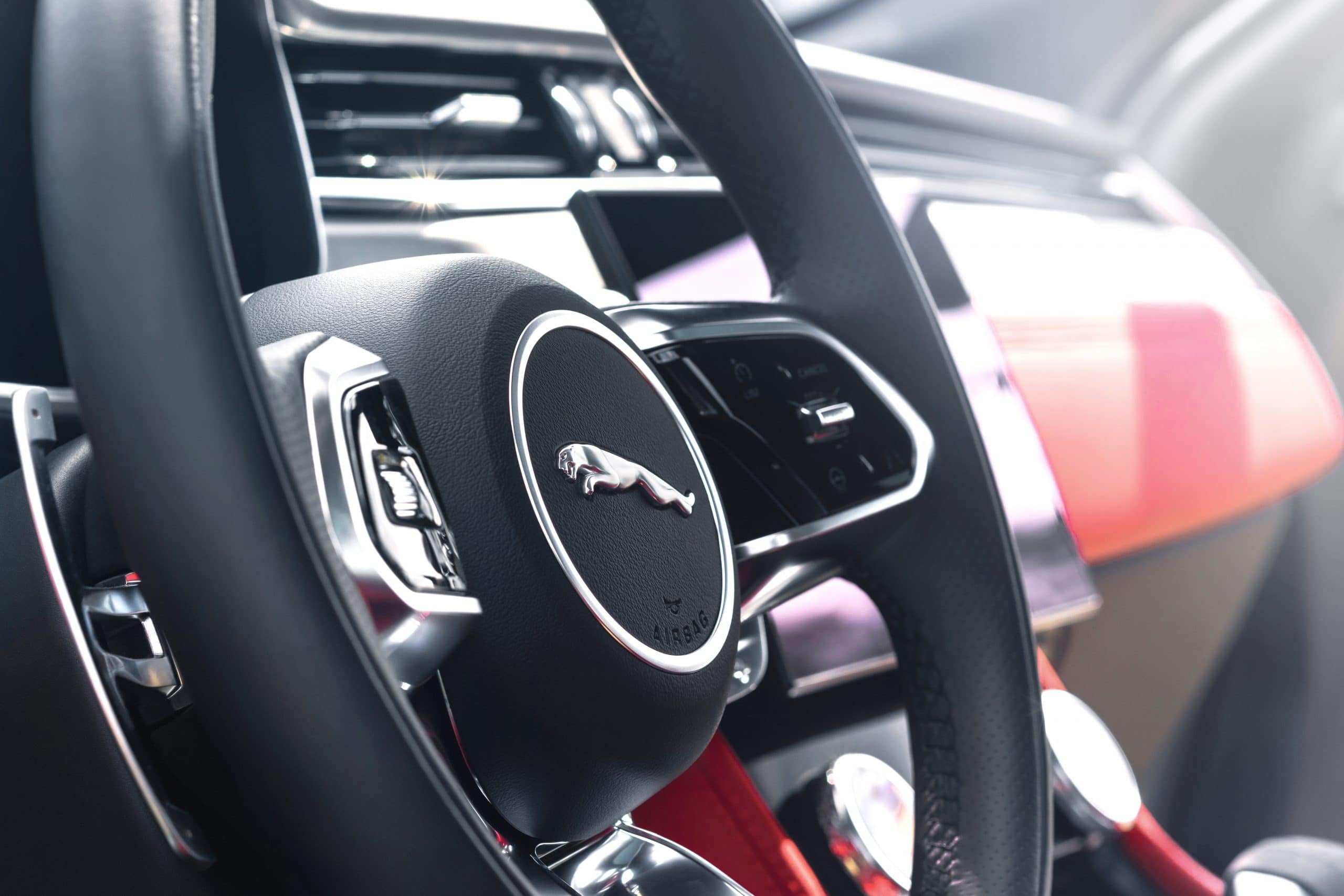 JAGUAR F-Pace 2.0L I4 T/C AWD Auto Portfolio 300PS