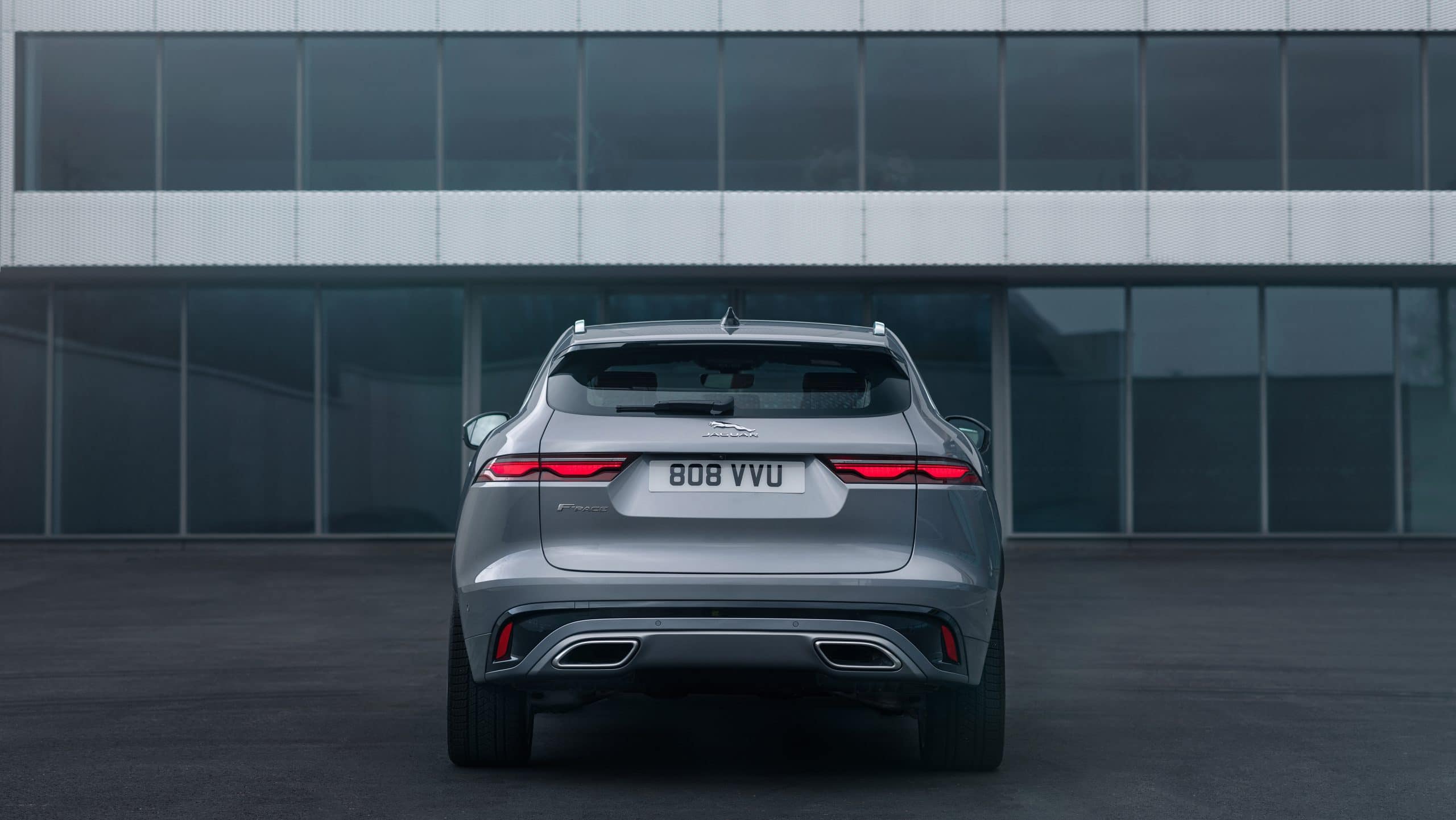 JAGUAR F-Pace 2.0L I4 T/C AWD Auto Portfolio 300PS