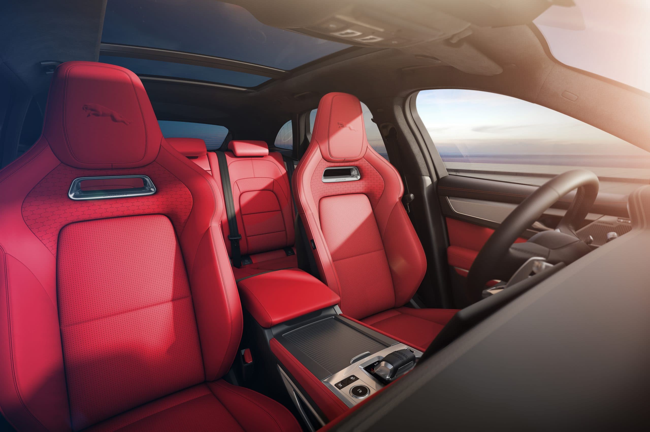 JAGUAR F-Pace 2.0L I4 T/C AWD Auto Portfolio 300PS