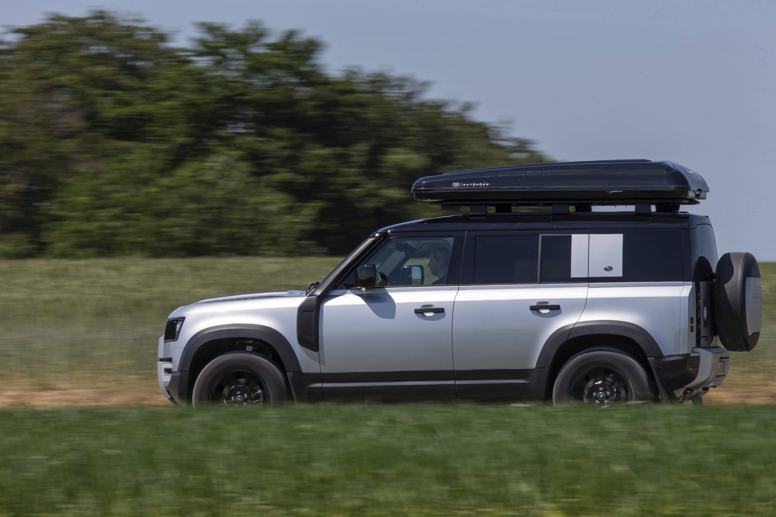 LAND ROVER Defender 110 2.0 AWD Auto 300PS