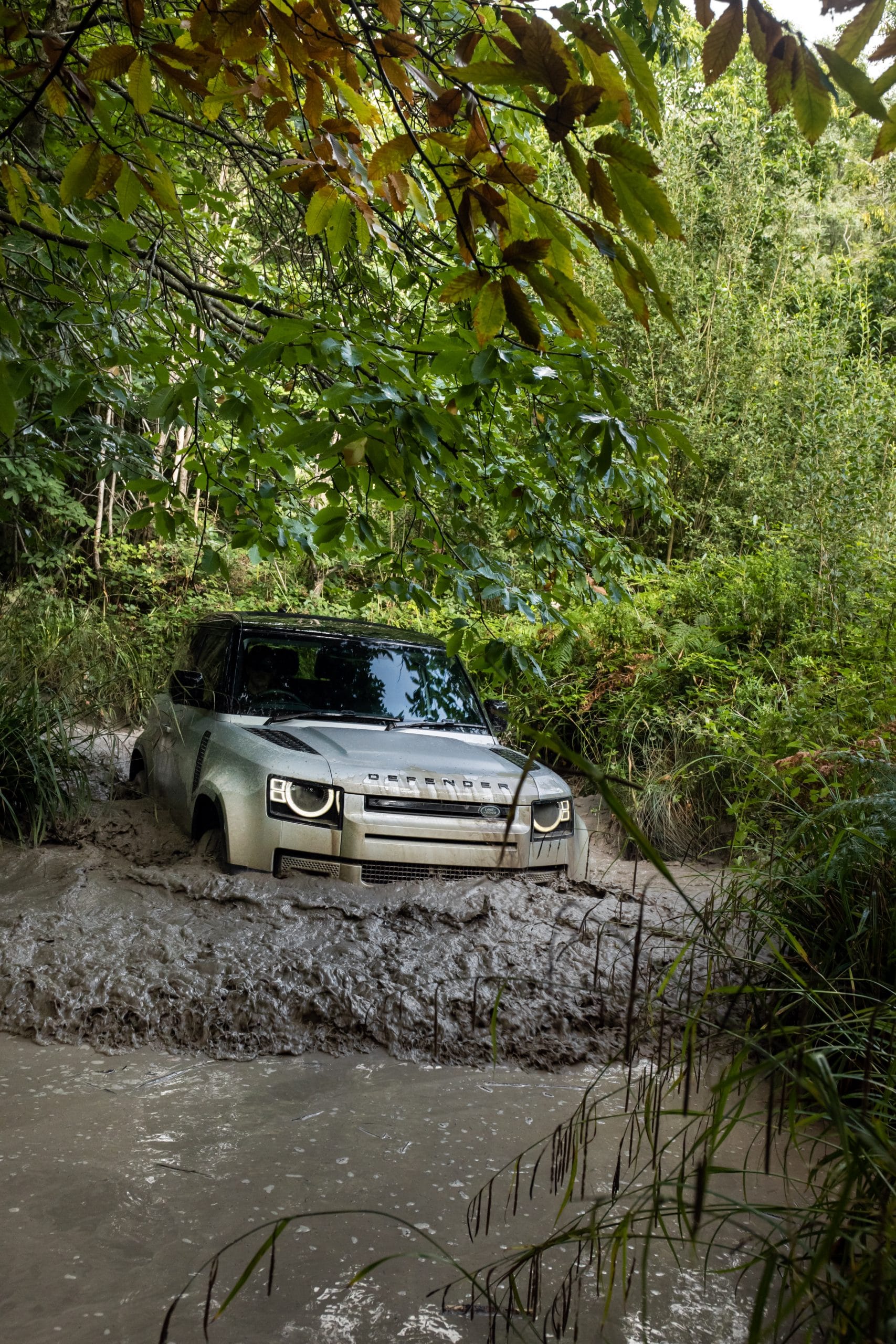 LAND ROVER Defender 110 2.0 AWD Auto 300PS