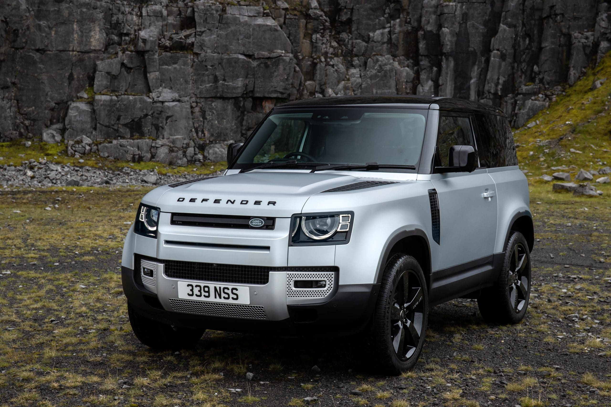 LAND ROVER Defender 110 2.0 AWD Auto 300PS