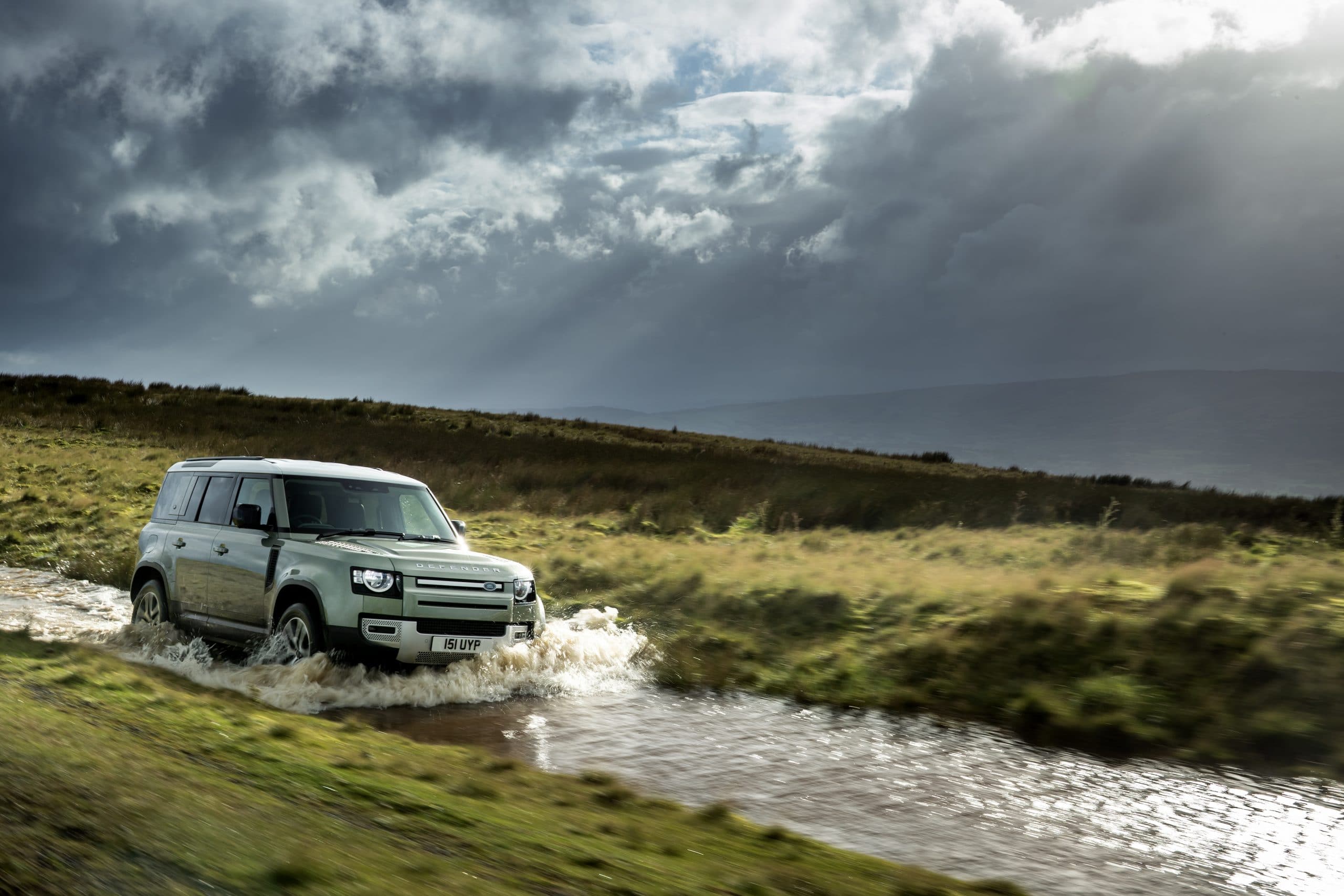 LAND ROVER Defender 110 2.0 AWD Auto 300PS