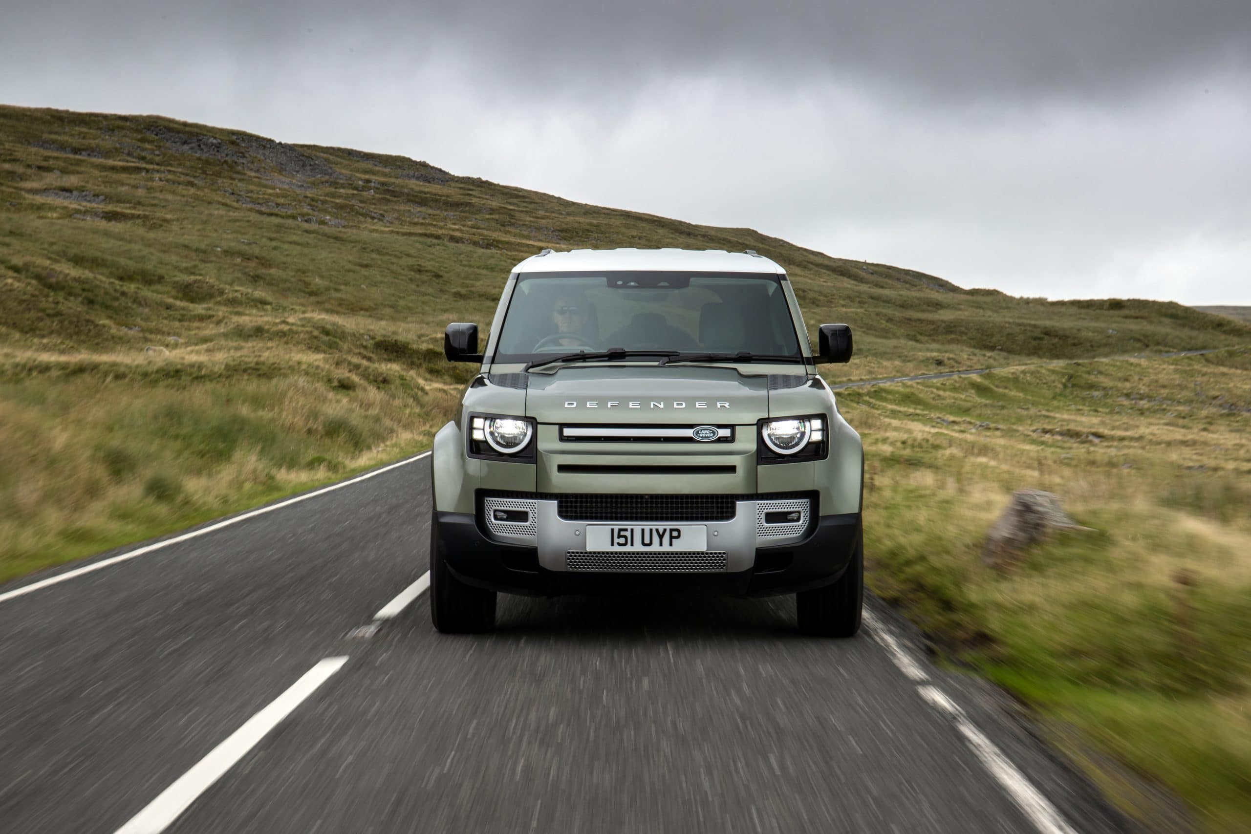 LAND ROVER Defender 110 2.0 AWD Auto 300PS