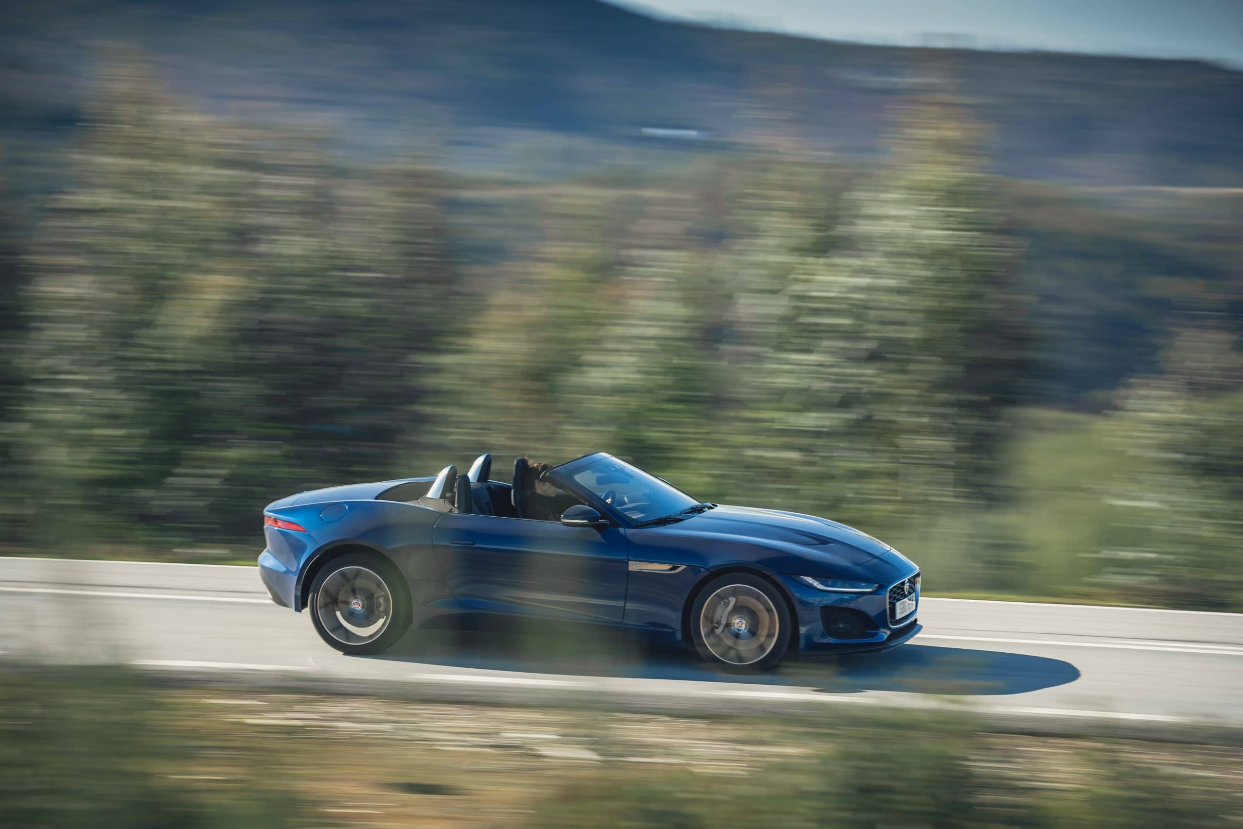 JAGUAR F-Type 2.0lP I4 300PS RWD Auto R-Dynamic Convertible