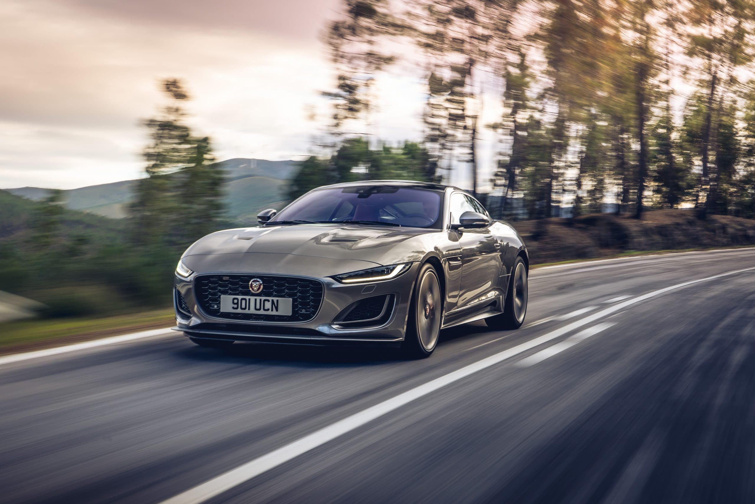 JAGUAR F-Type 3.0lt V6 S/C 340PS RWD Auto R-Dynamic