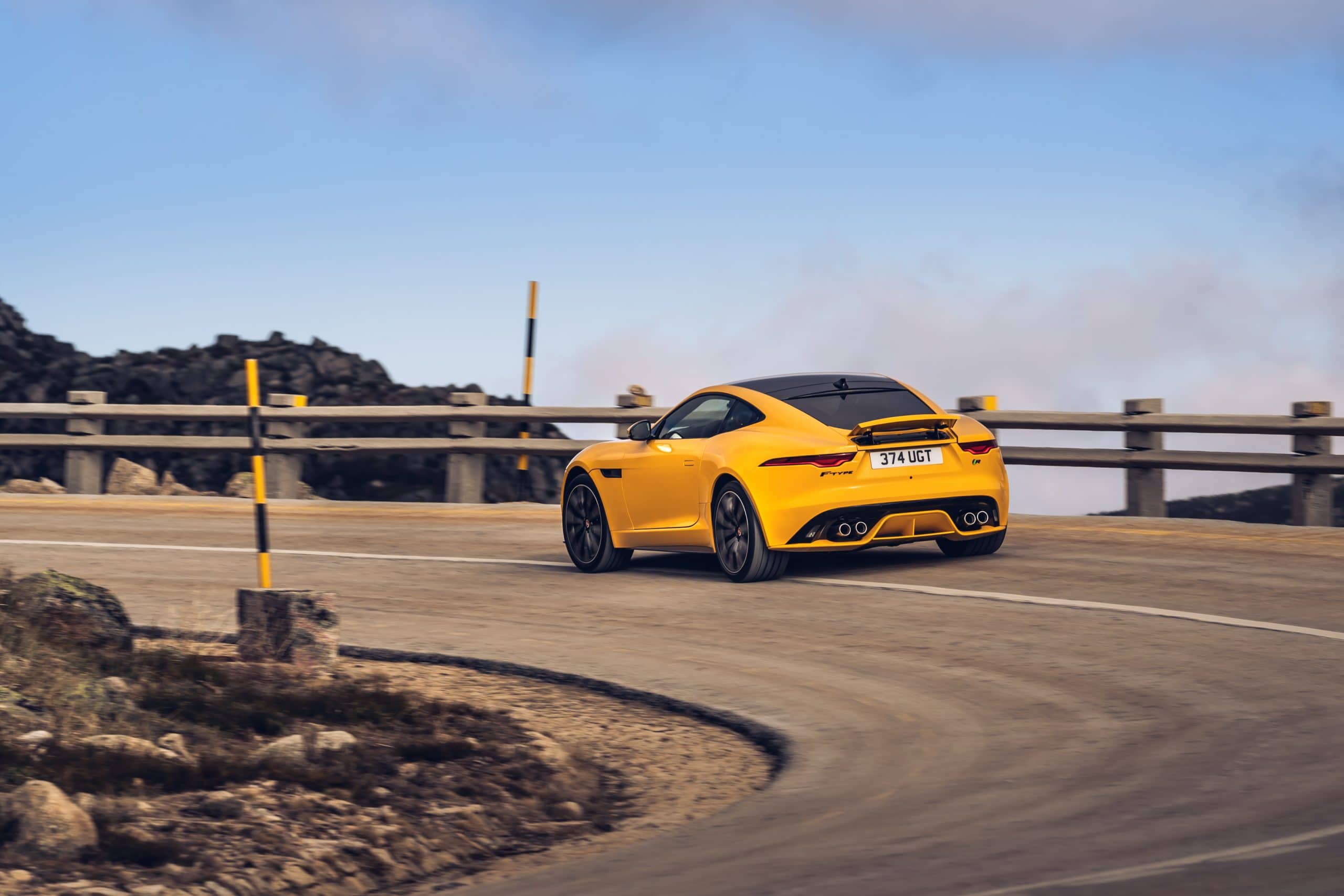 JAGUAR F-Type 3.0lt V6 S/C 340PS RWD Auto R-Dynamic