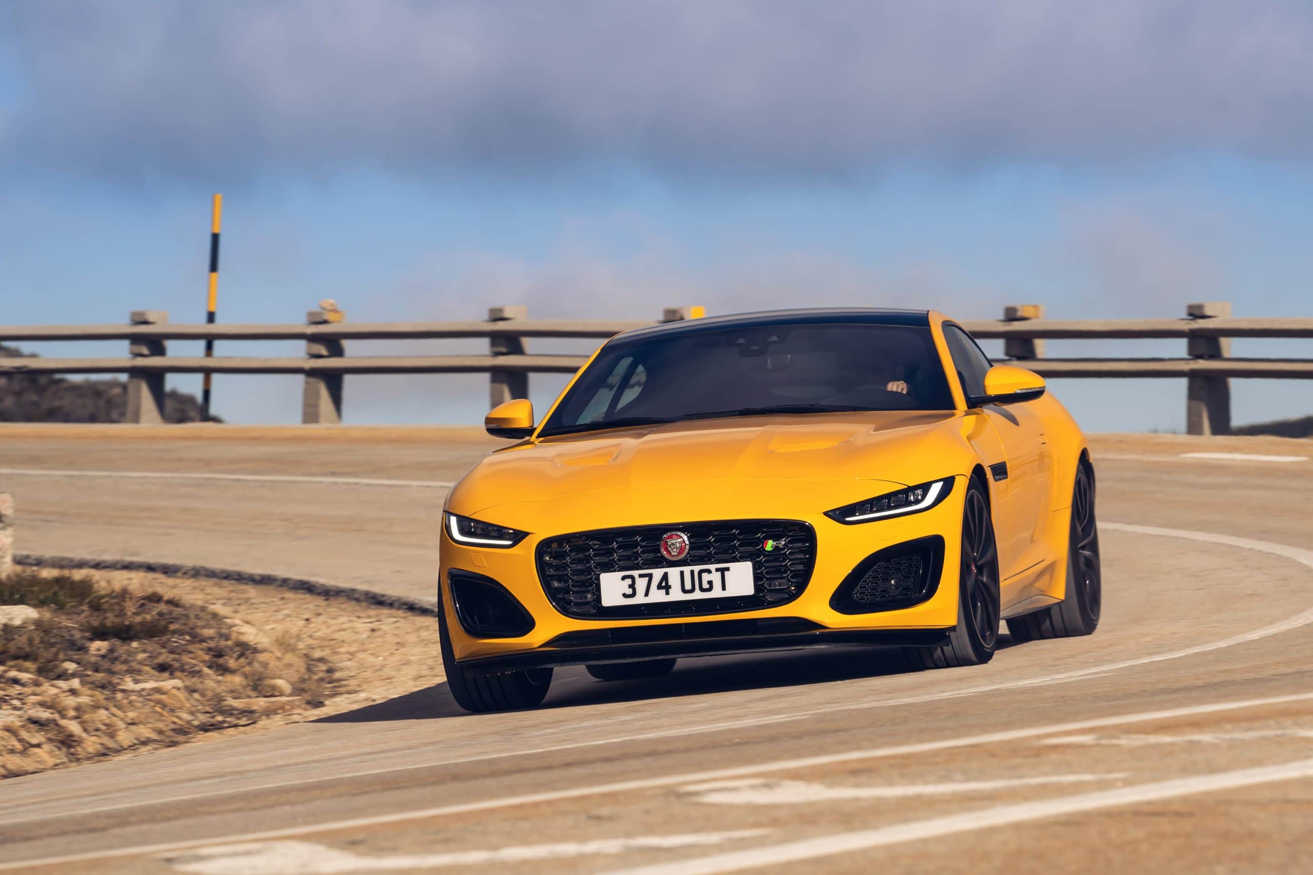 JAGUAR F-Type 3.0lt V6 S/C 340PS RWD Auto R-Dynamic