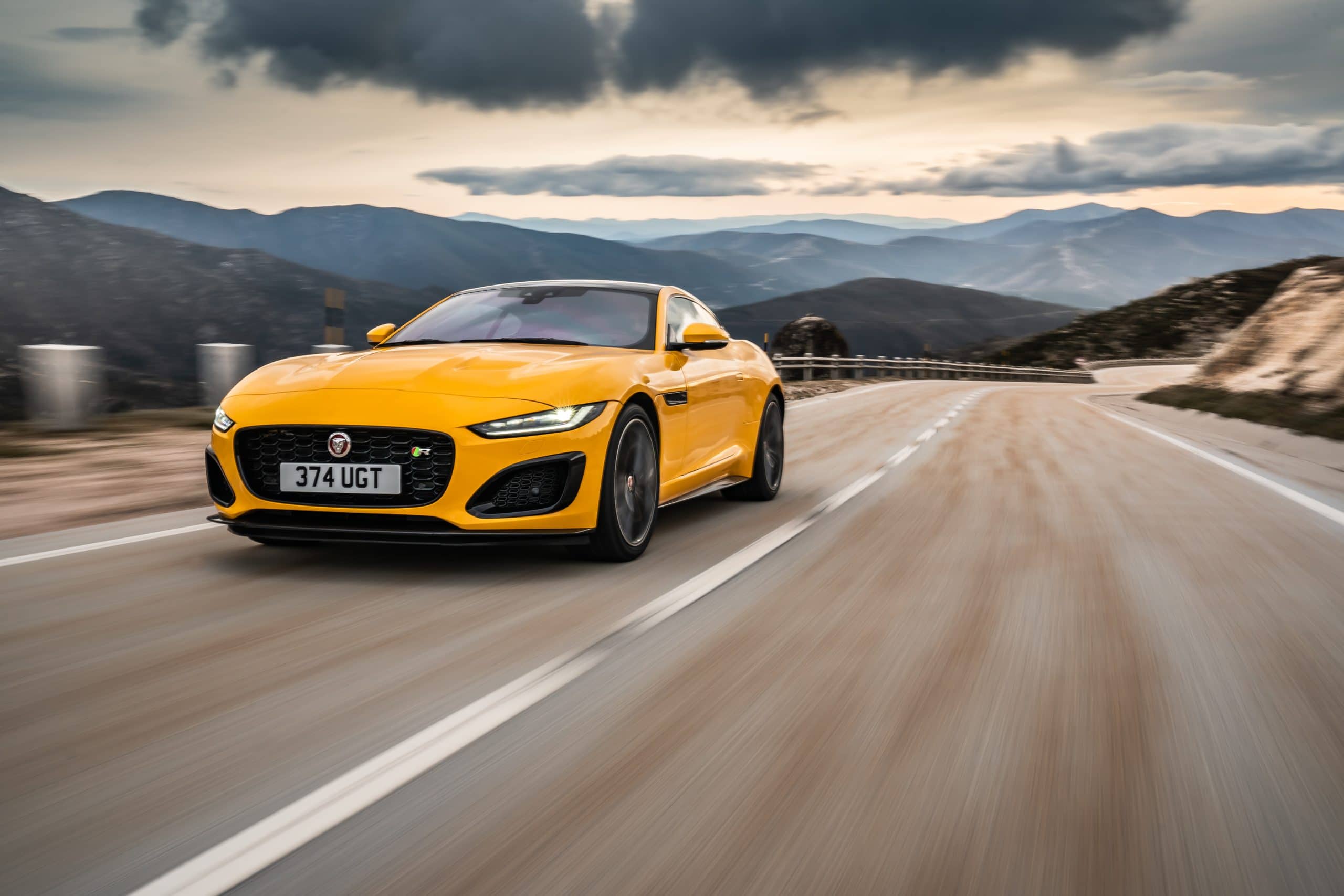 JAGUAR F-Type 3.0lt V6 S/C 340PS RWD Auto R-Dynamic
