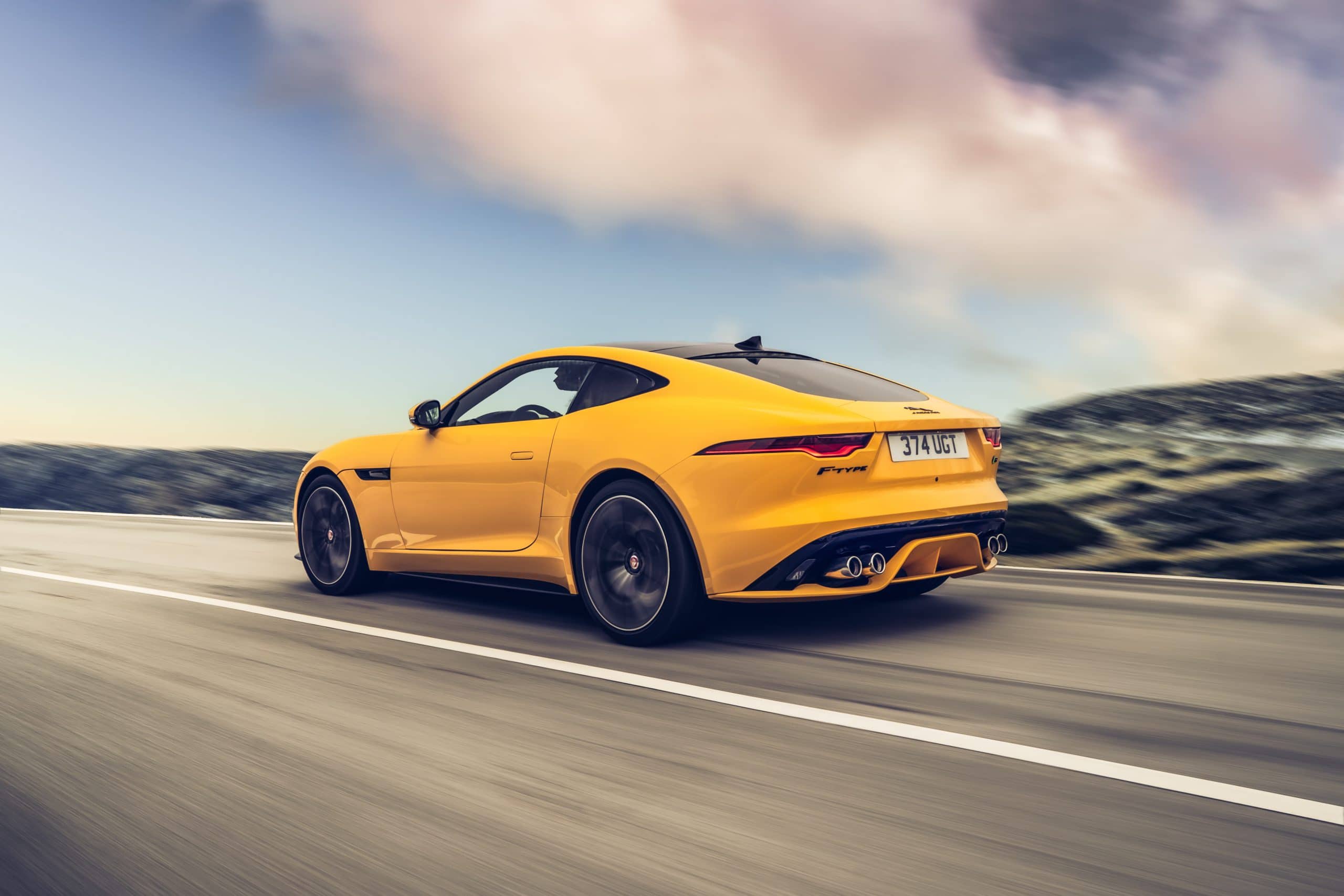 JAGUAR F-Type 3.0lt V6 S/C 340PS RWD Auto R-Dynamic