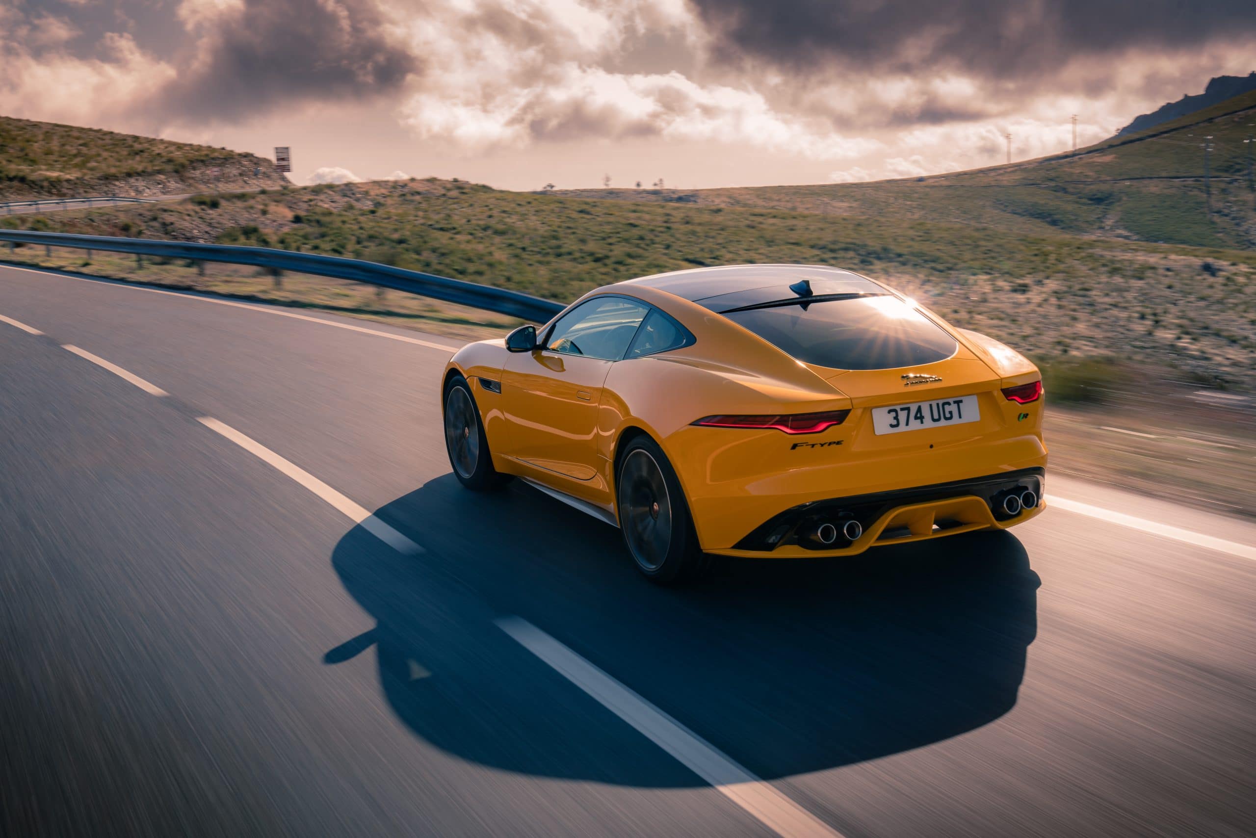 JAGUAR F-Type 3.0lt V6 S/C 340PS RWD Auto R-Dynamic