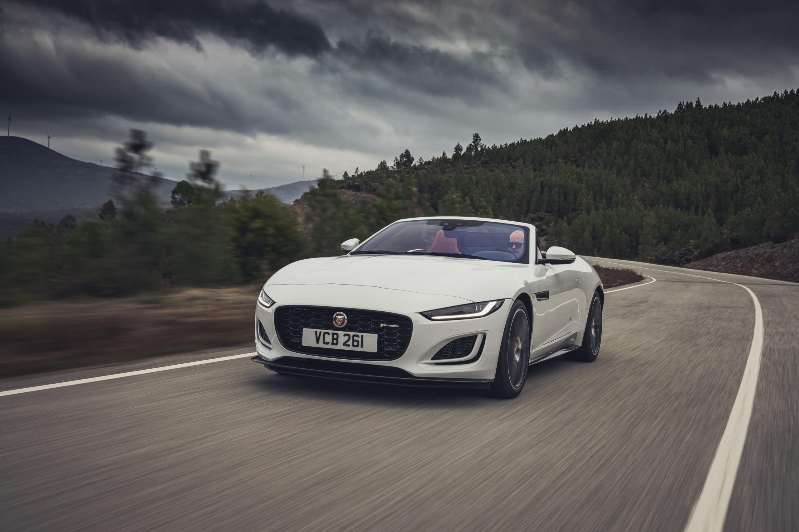 JAGUAR F-Type 2.0lP I4 300PS RWD Auto R-Dynamic Convertible