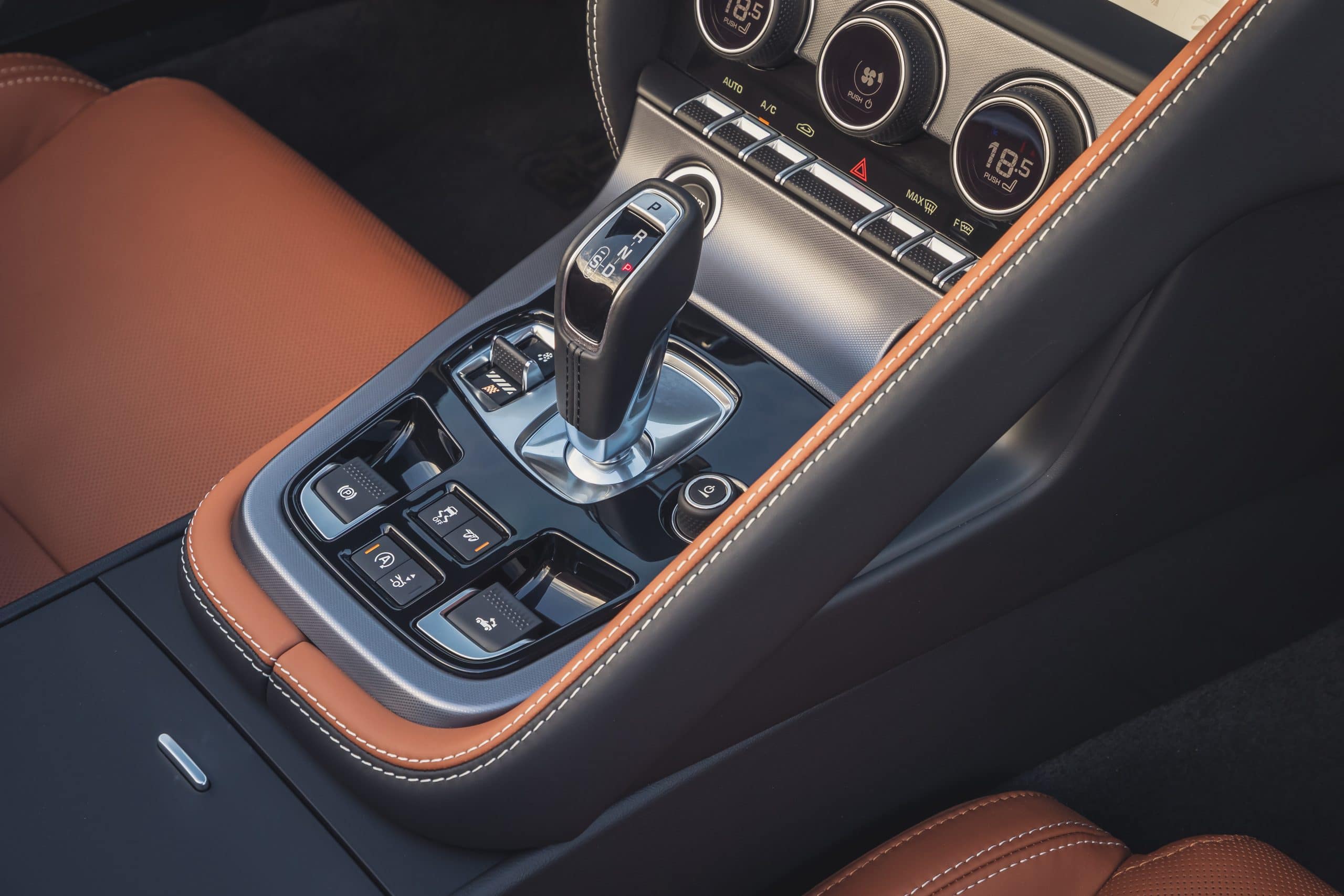 JAGUAR F-Type 2.0lP I4 300PS RWD Auto R-Dynamic Convertible