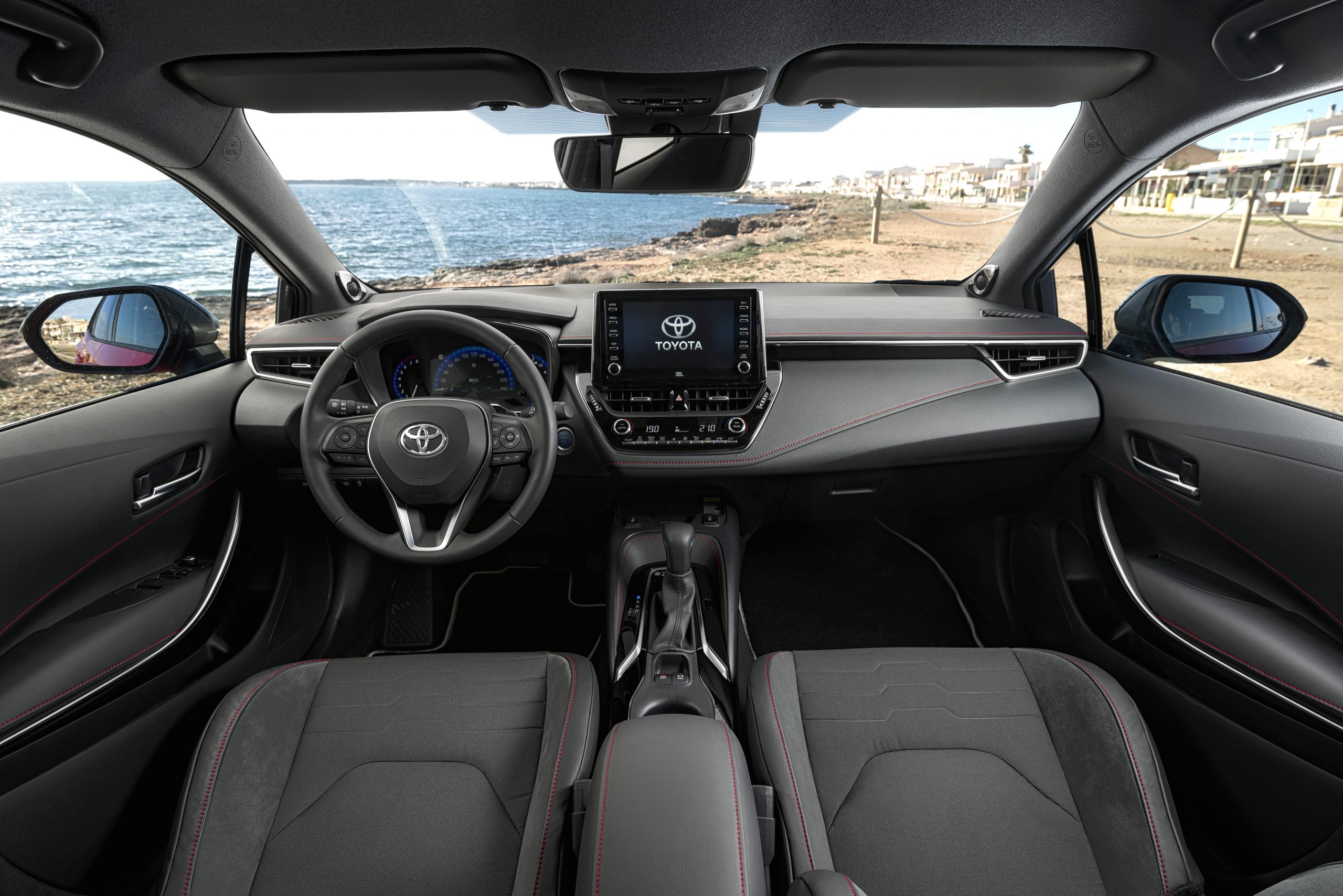 TOYOTA Corolla 1.6 Live Sedan