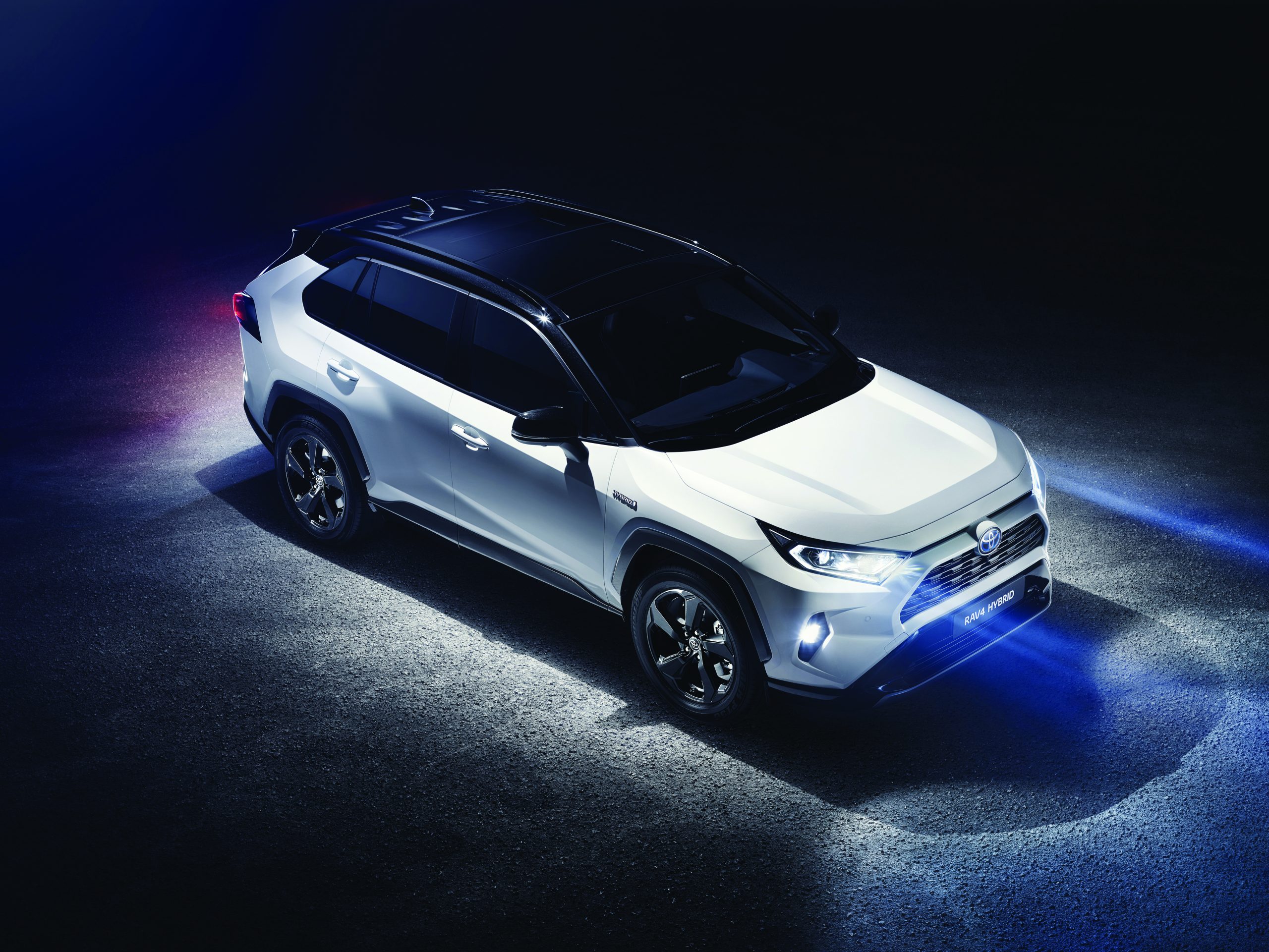 TOYOTA RAV4 2.5 HSD Active