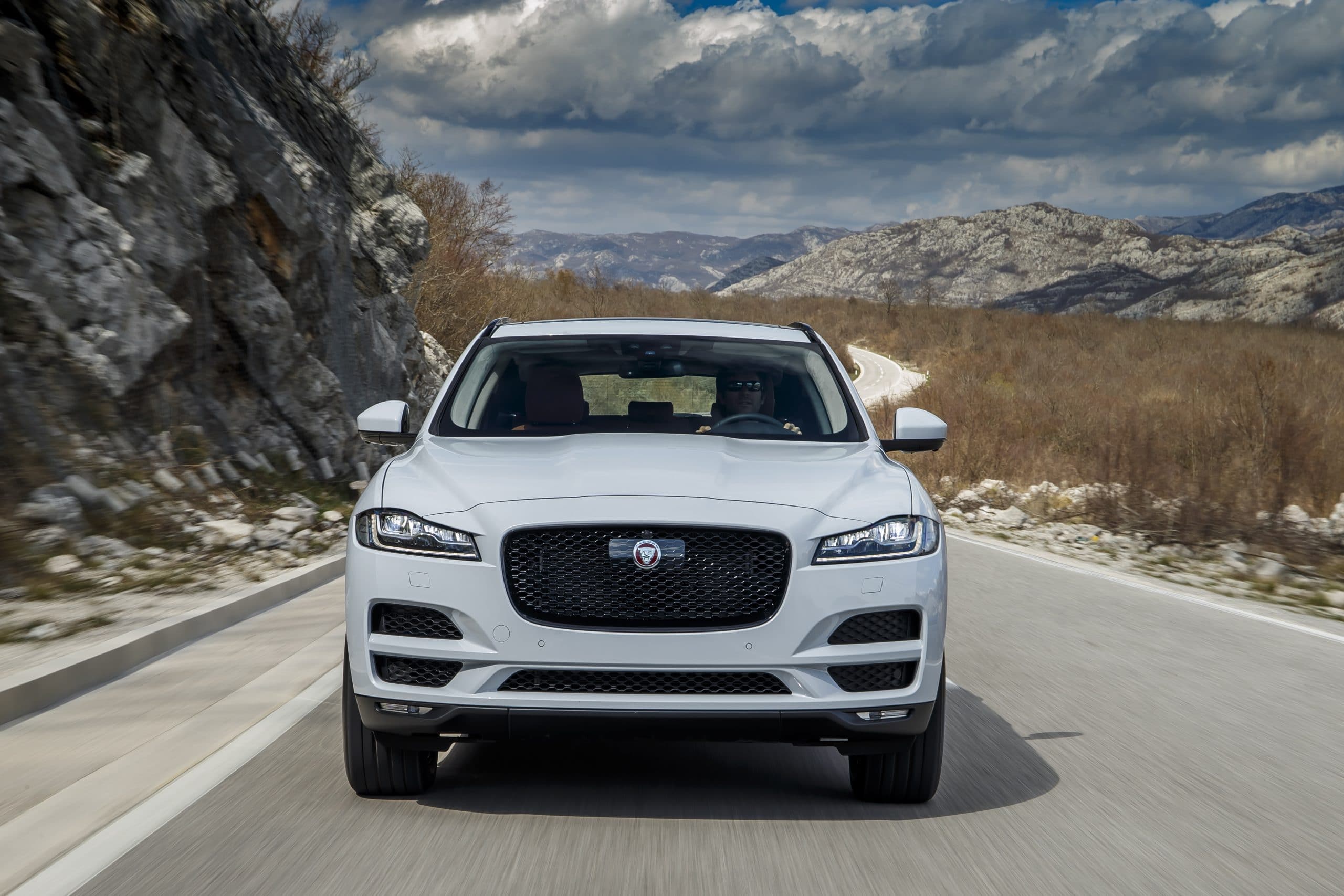 JAGUAR F-Pace 2.0L I4 T/C AWD Auto Portfolio 300PS