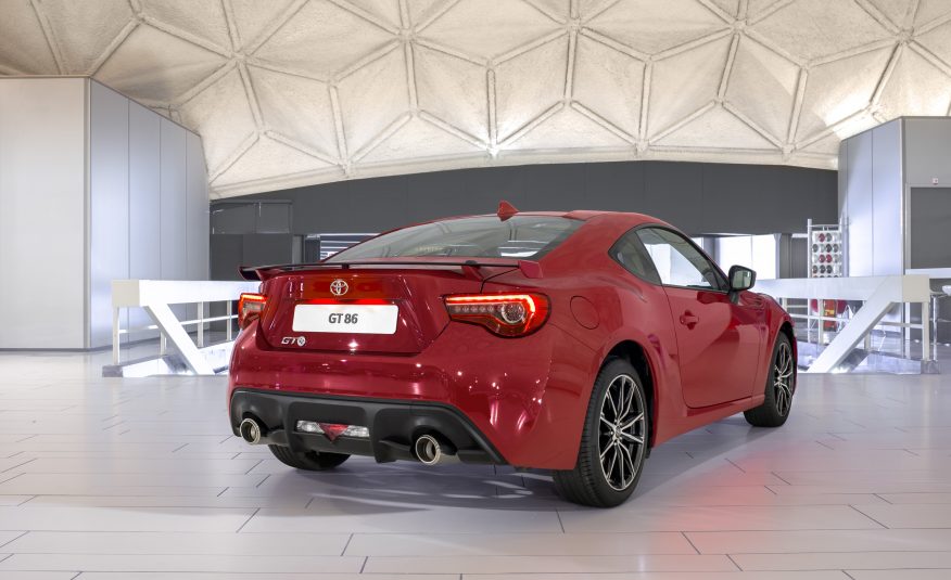 TOYOTA GT86 2.0 Black Touch Edition A/T